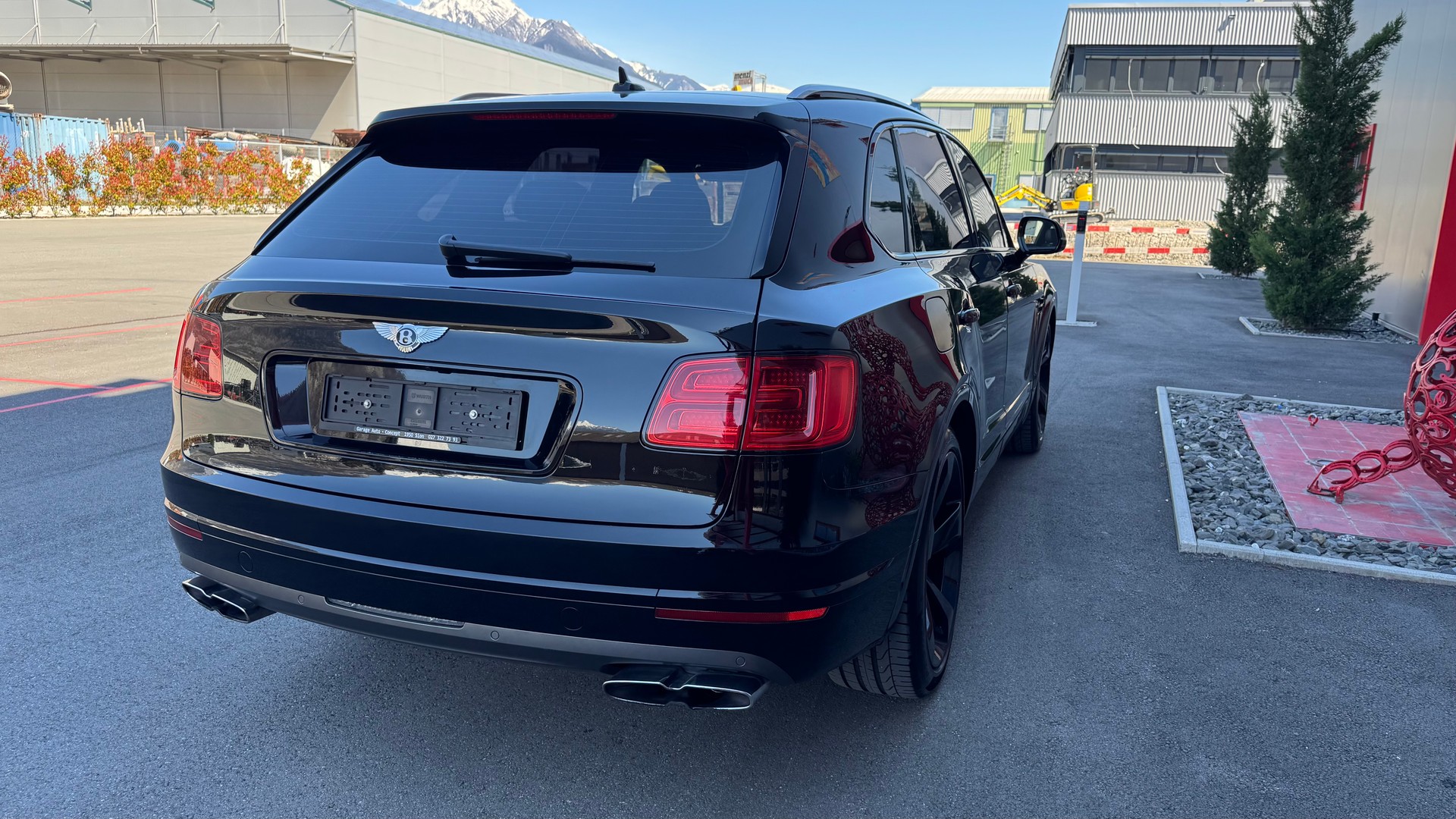 BENTLEY Bentayga V8-image-6