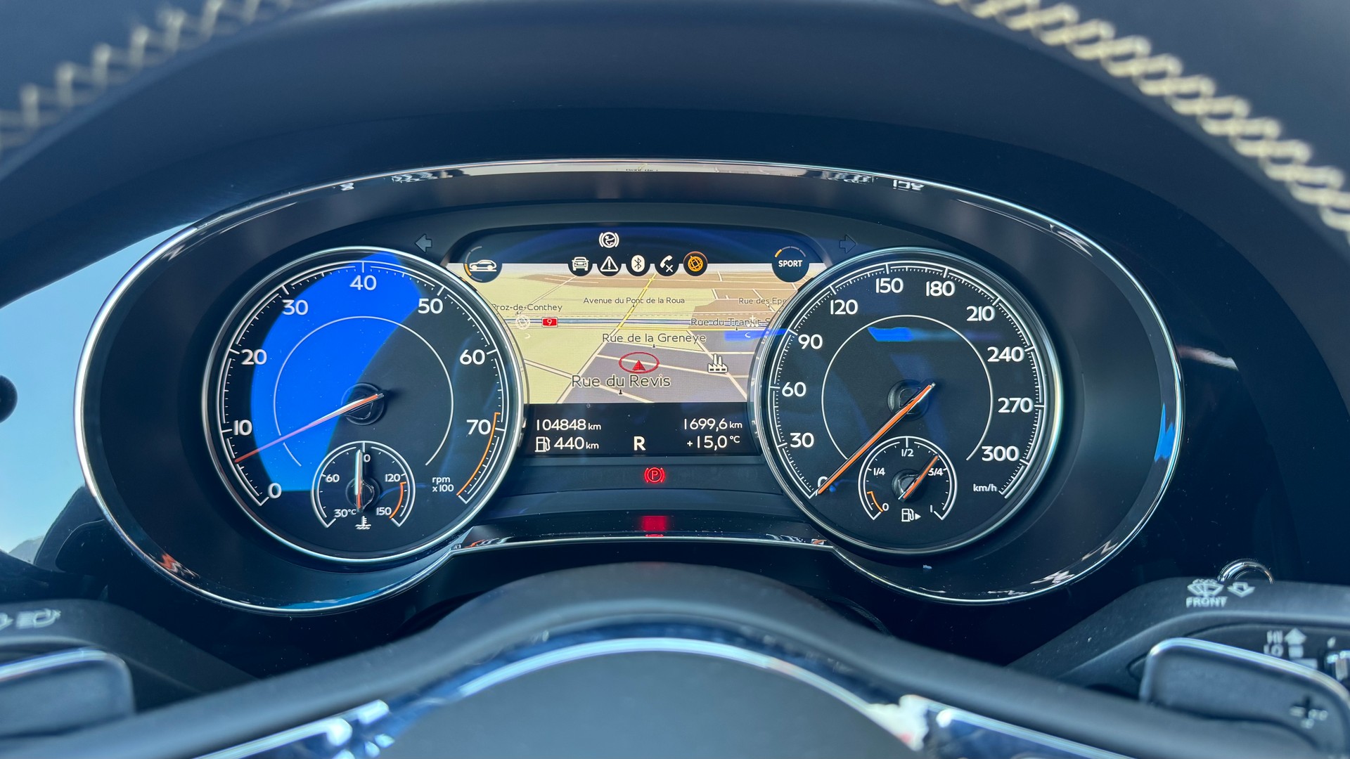 BENTLEY Bentayga V8-image-22