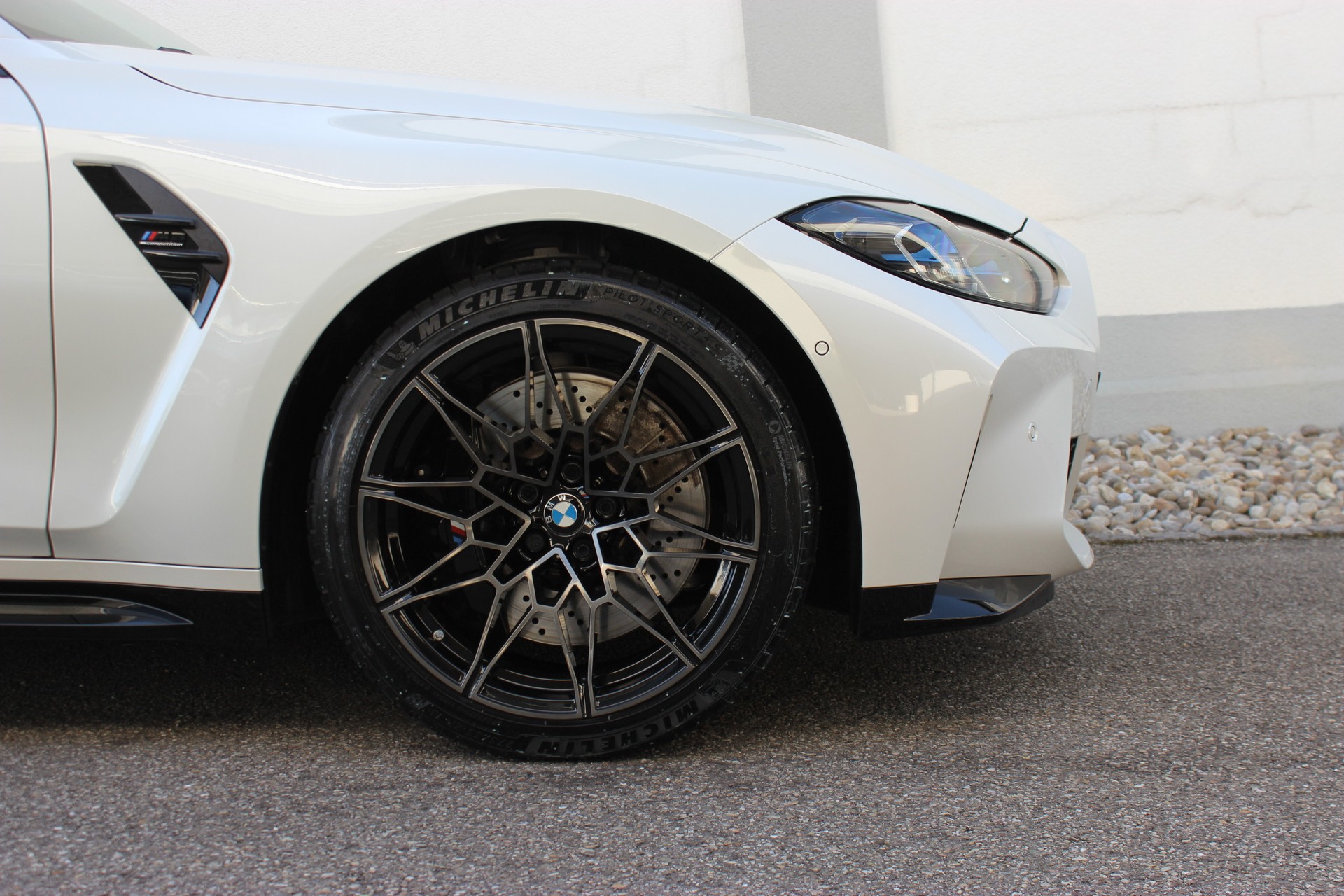 BMW M3 Competition M xDrive Touring Individual *MINERALWEISS*-image-6