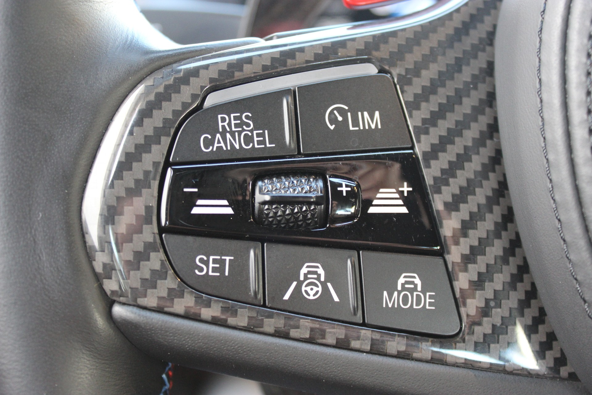 BMW M3 Competition M xDrive Touring Individual *MINERALWEISS*-image-12