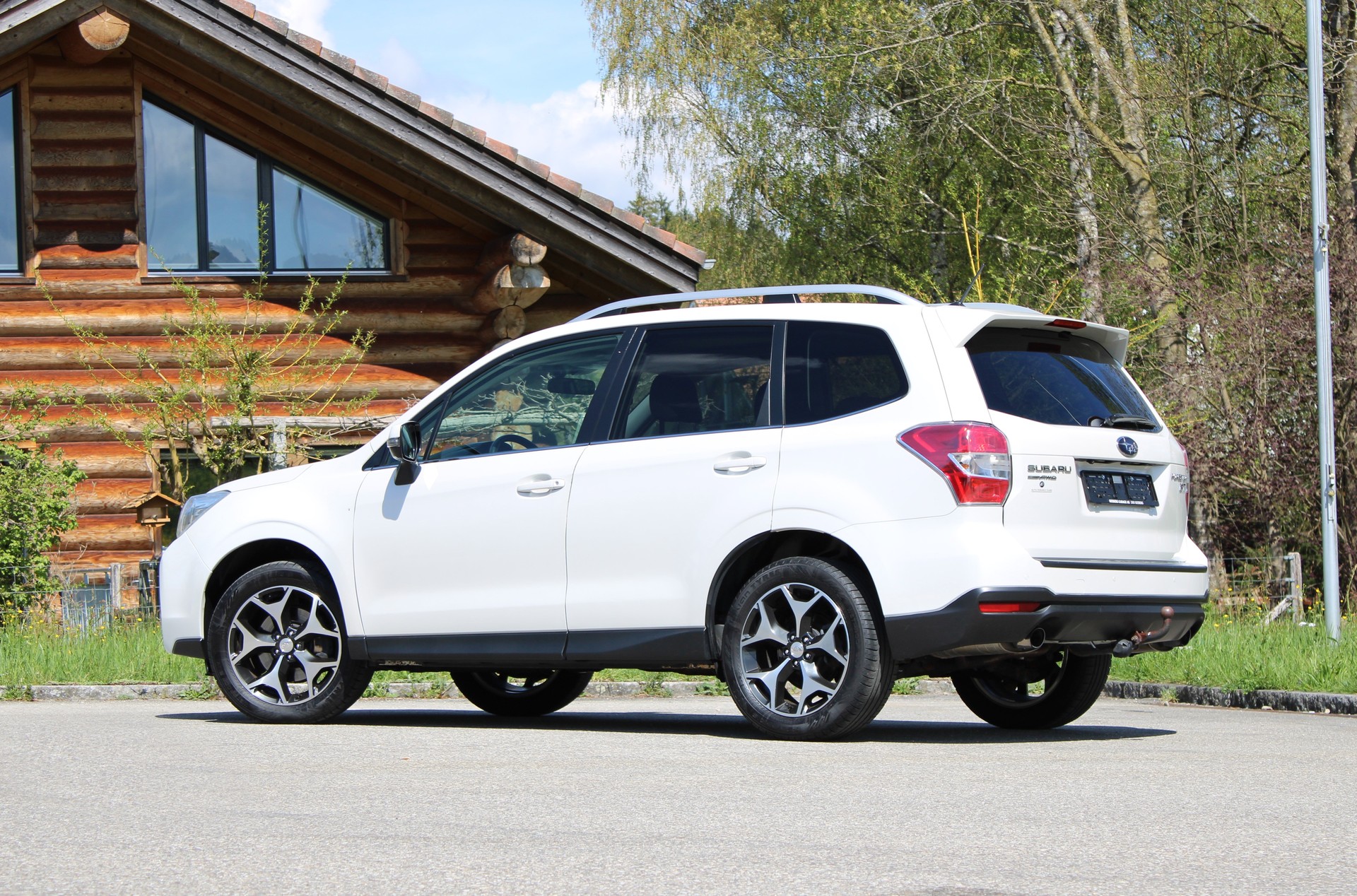 SUBARU Forester 2.0XT Luxury Lineartronic-image-2
