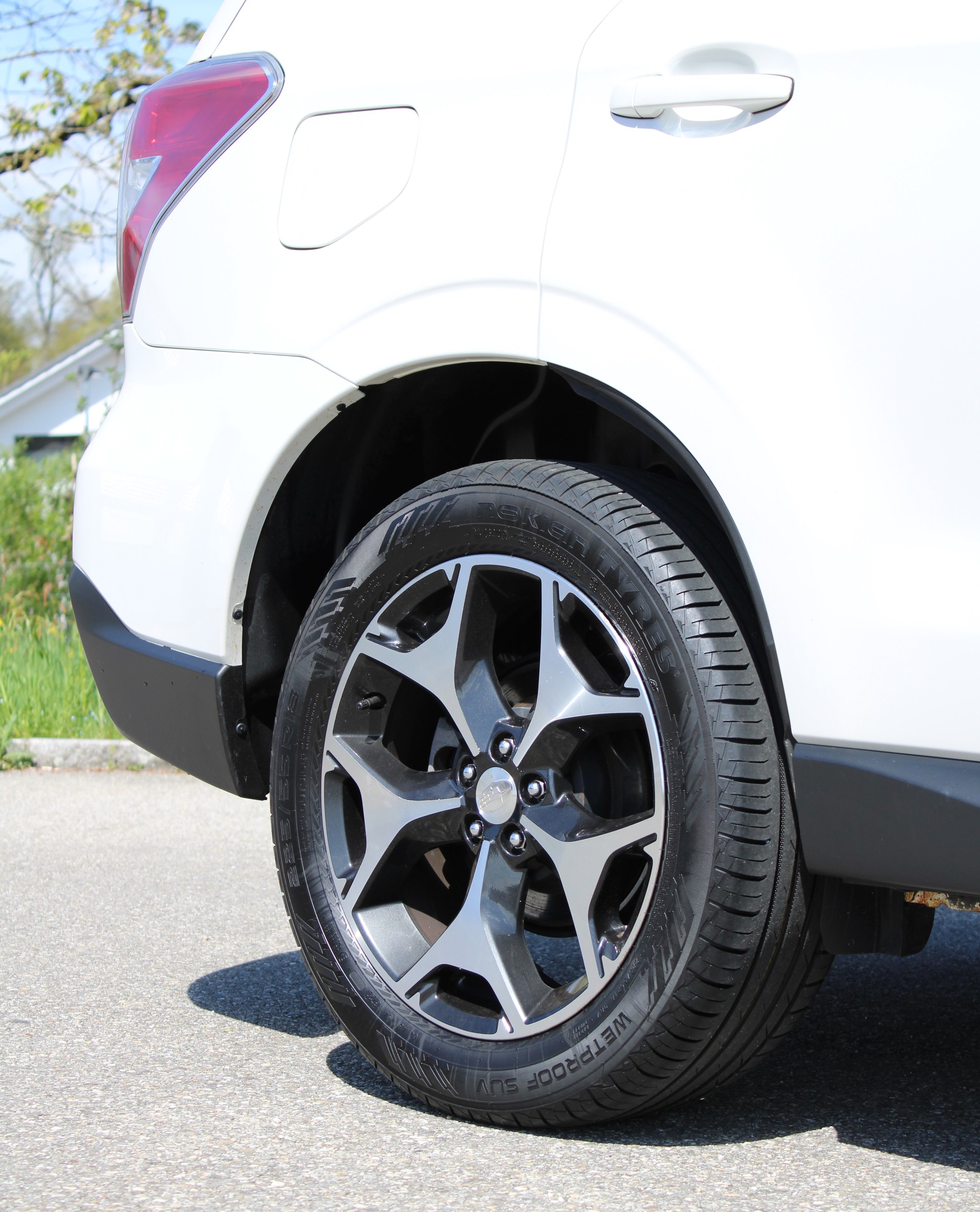 SUBARU Forester 2.0XT Luxury Lineartronic-image-10