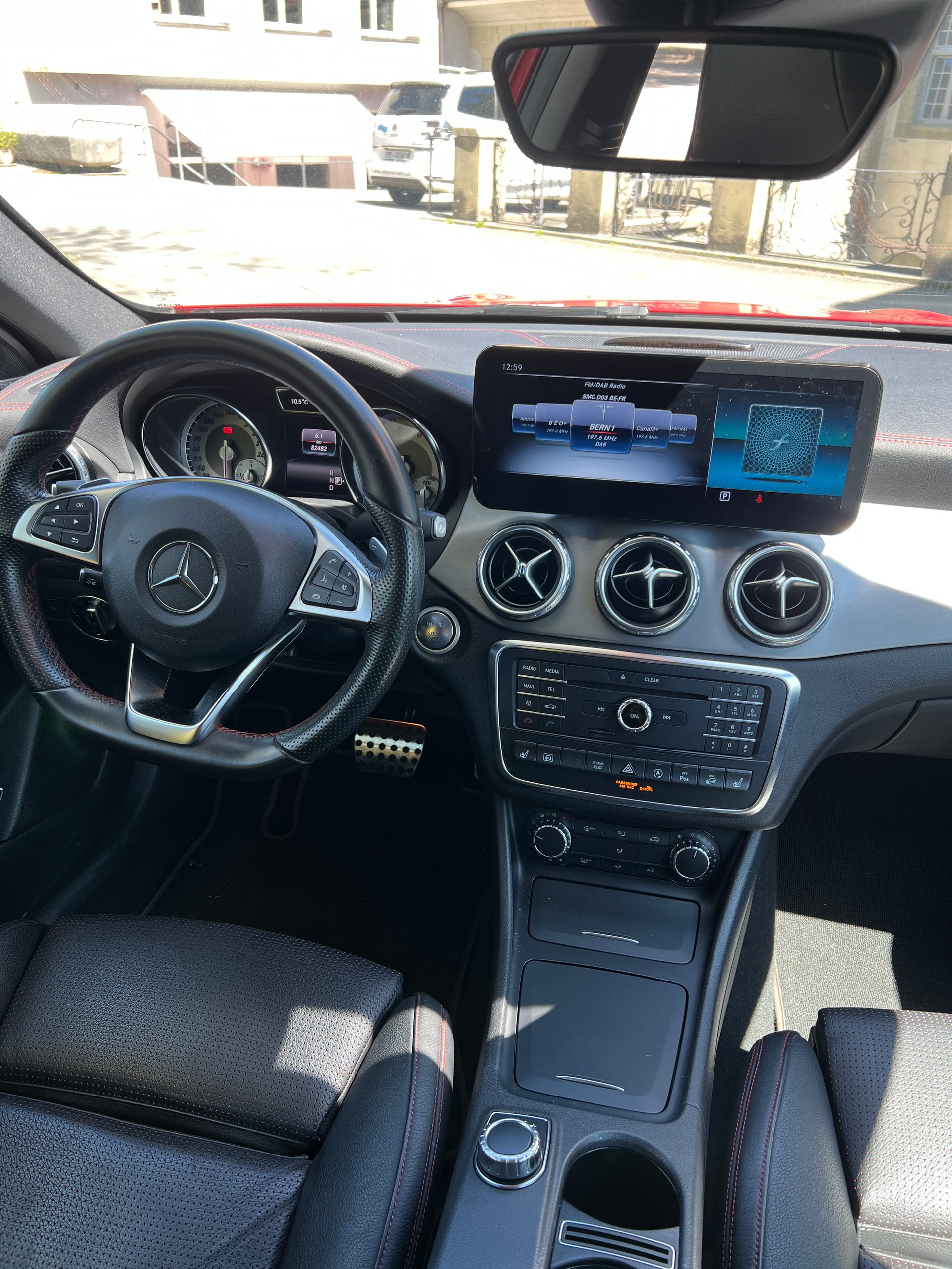 MERCEDES-BENZ GLA 250 AMG Line 4Matic 7G-DCT-image-5