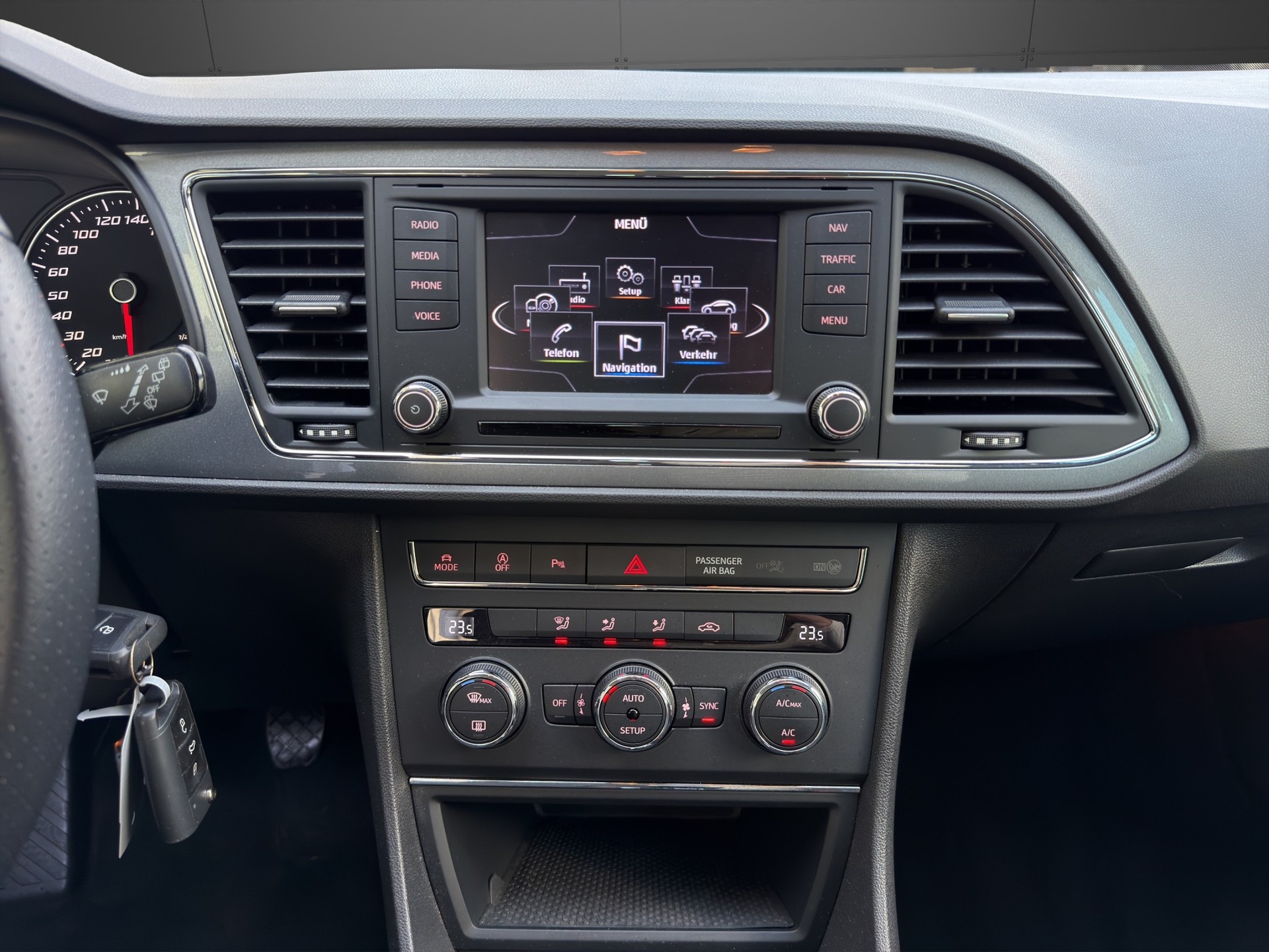 SEAT Leon 2.0 TDI FR-image-13
