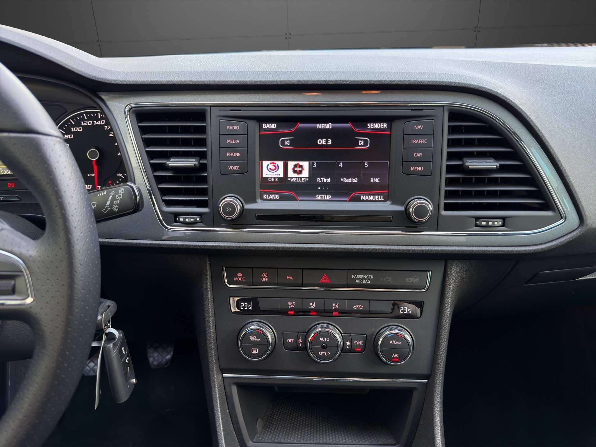 SEAT Leon 2.0 TDI FR-image-11