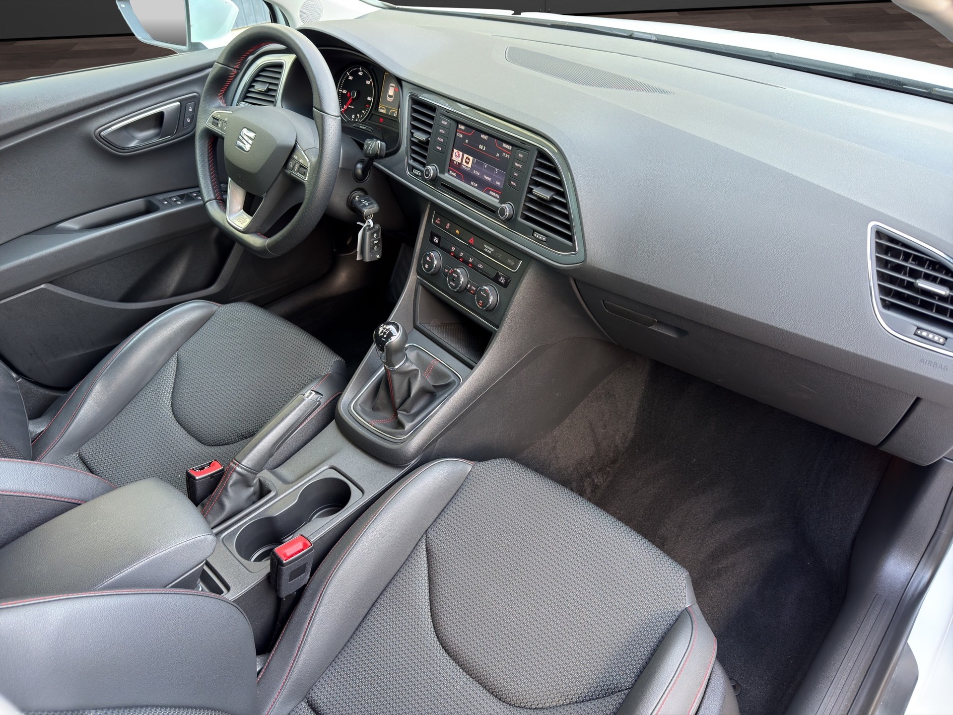 SEAT Leon 2.0 TDI FR-image-18