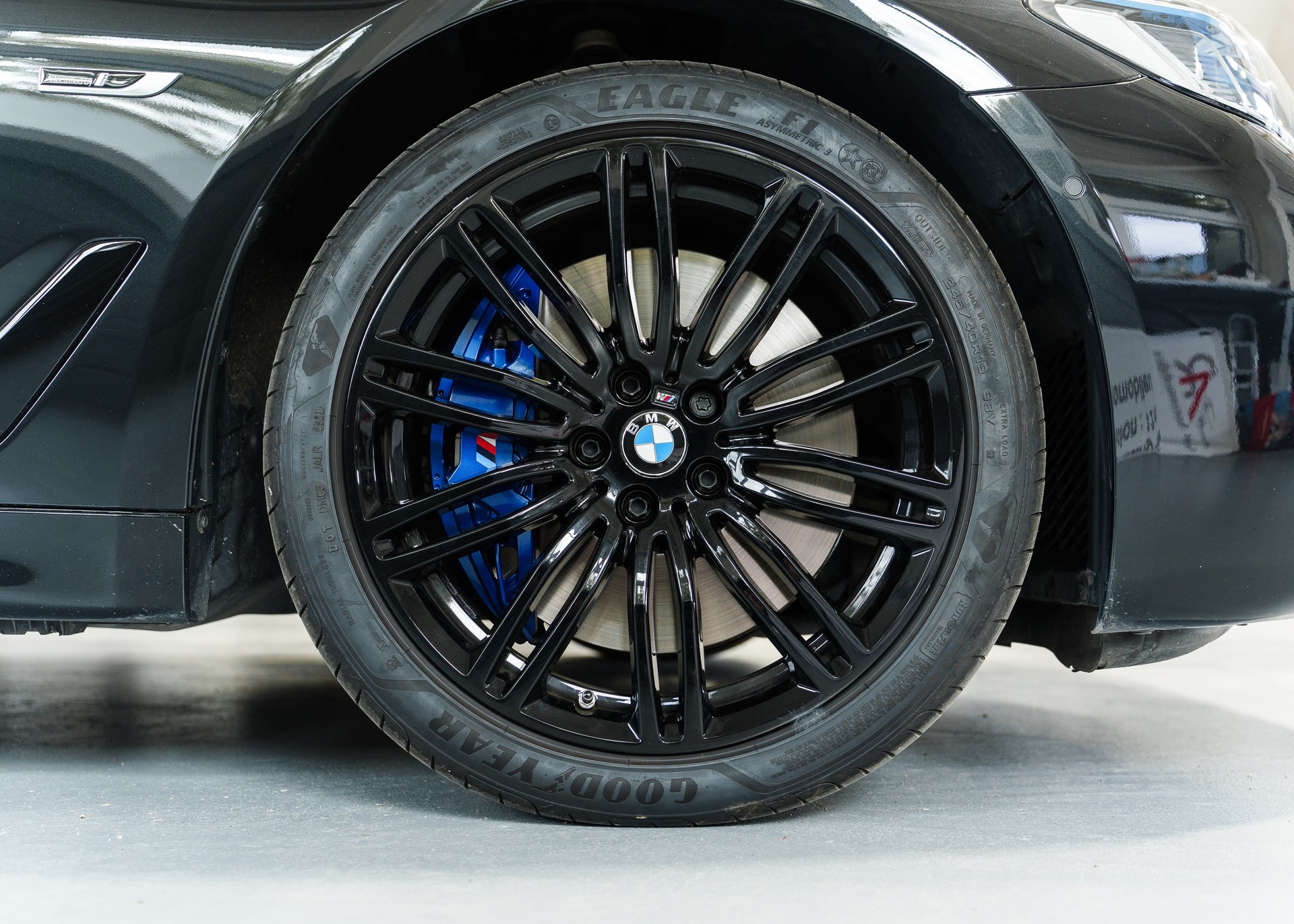 BMW 545e xDrive Pure M Sport Steptronic-image-5