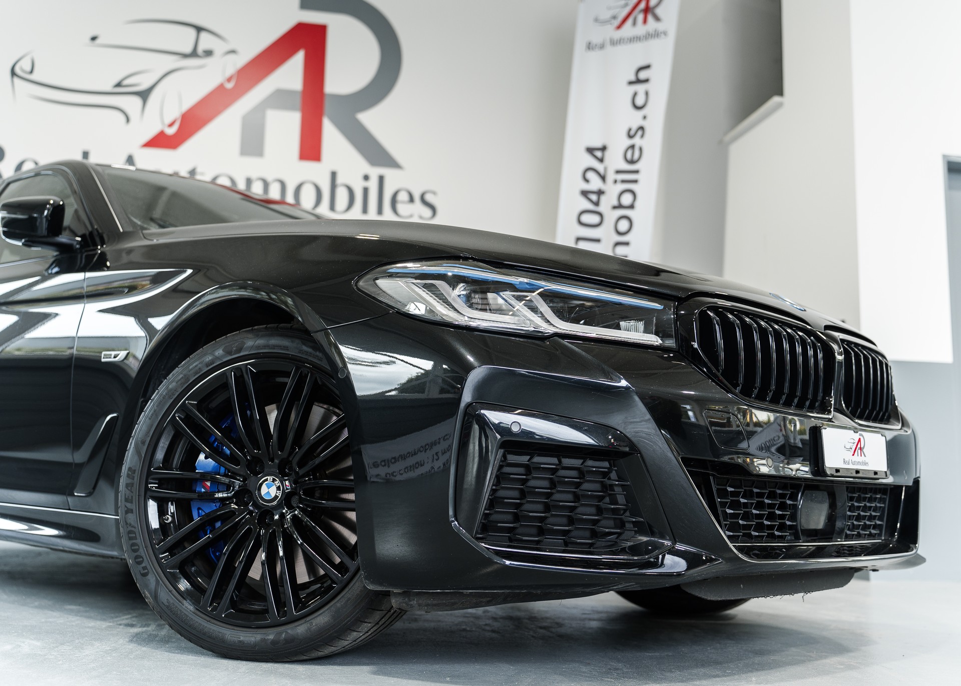 BMW 545e xDrive Pure M Sport Steptronic-image-1