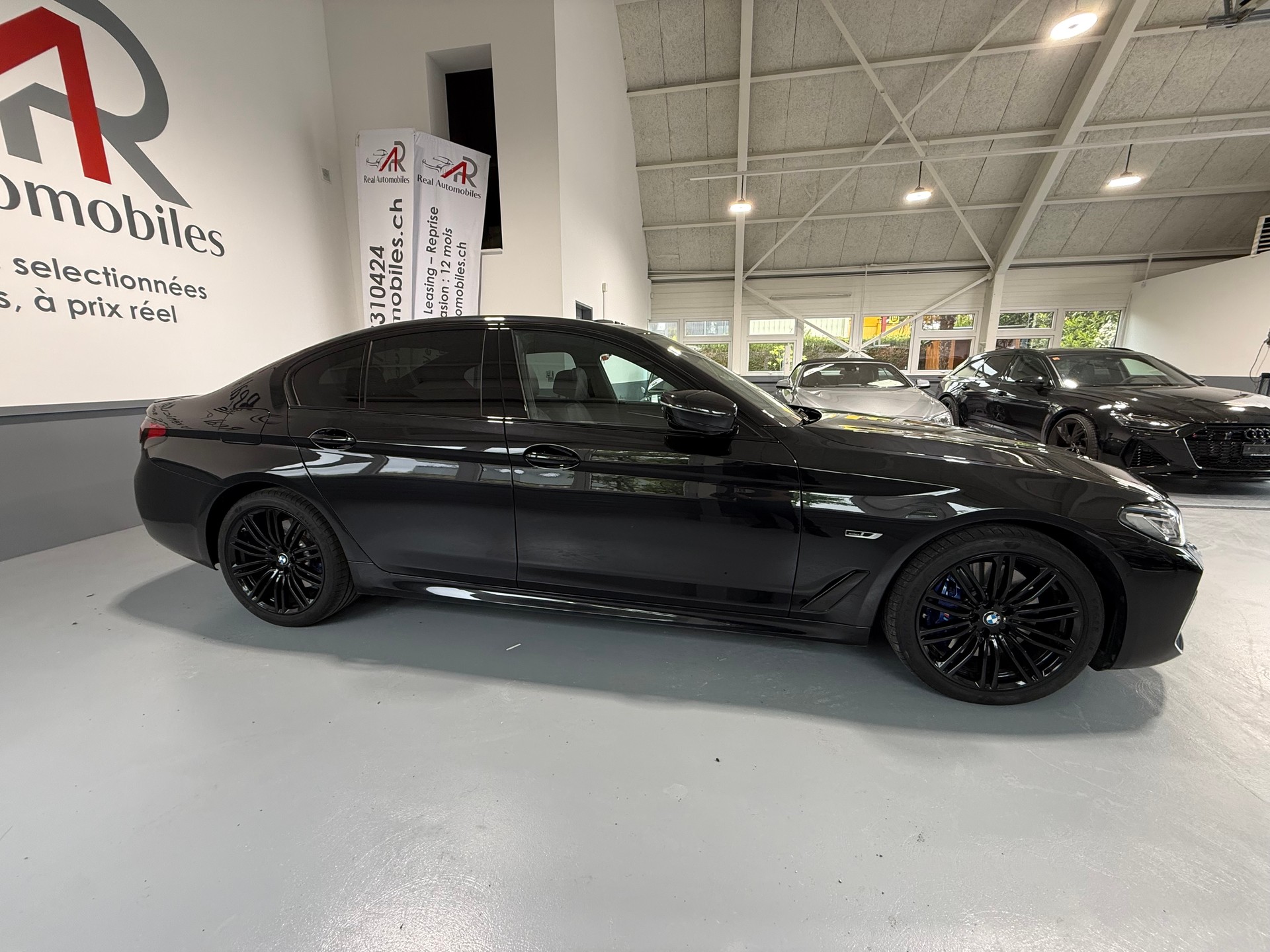 BMW 545e xDrive Pure M Sport Steptronic-image-3