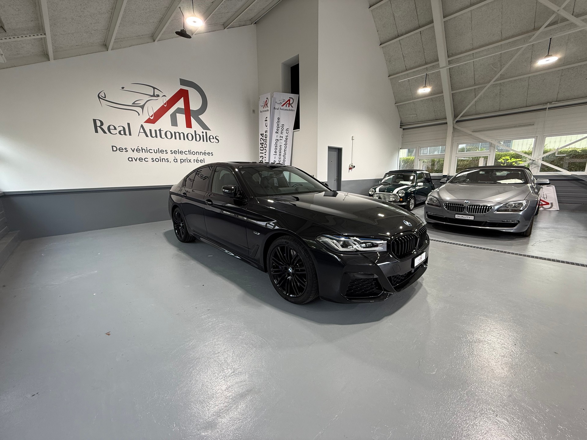 BMW 545e xDrive Pure M Sport Steptronic-image-2