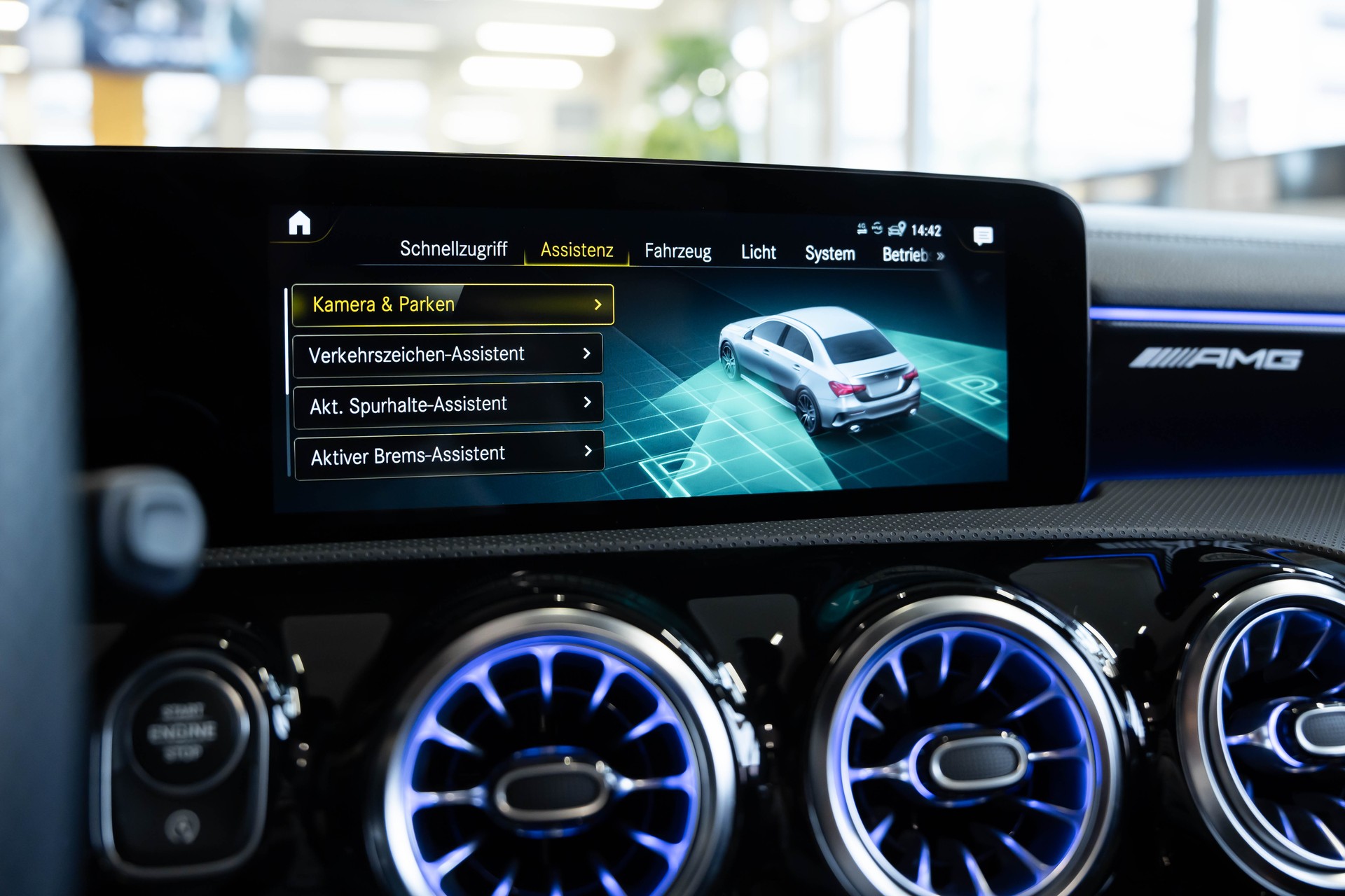 MERCEDES-BENZ A 35 AMG 4Matic Speedshift-image-26