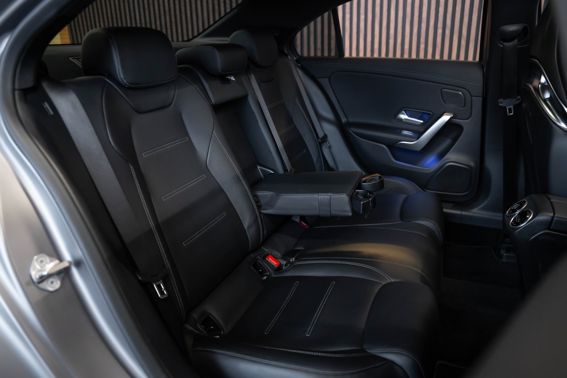 MERCEDES-BENZ A 35 AMG 4Matic Speedshift-image-18