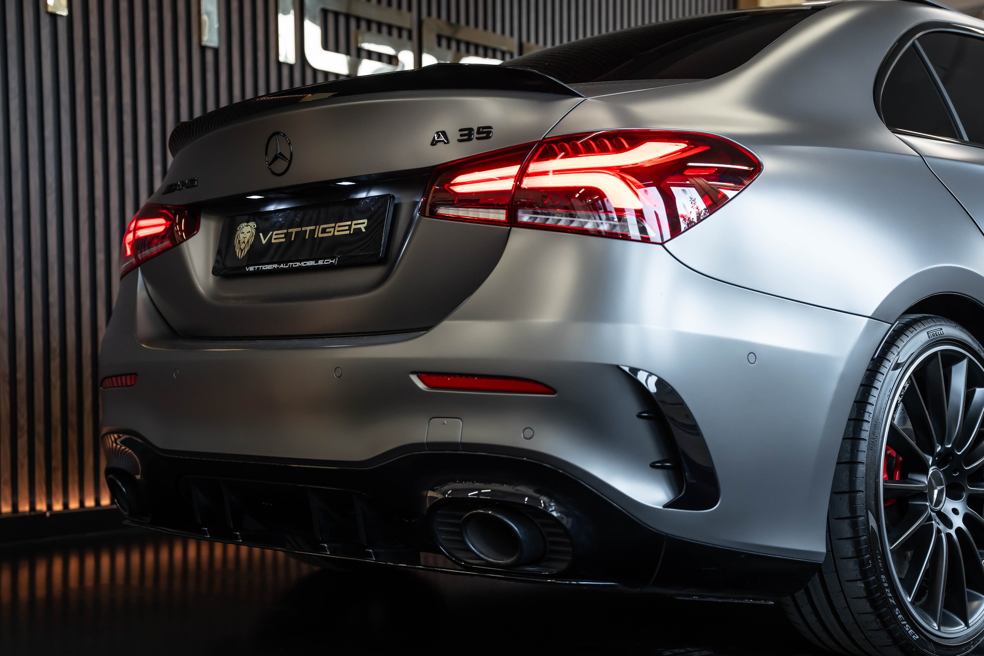 MERCEDES-BENZ A 35 AMG 4Matic Speedshift-image-10