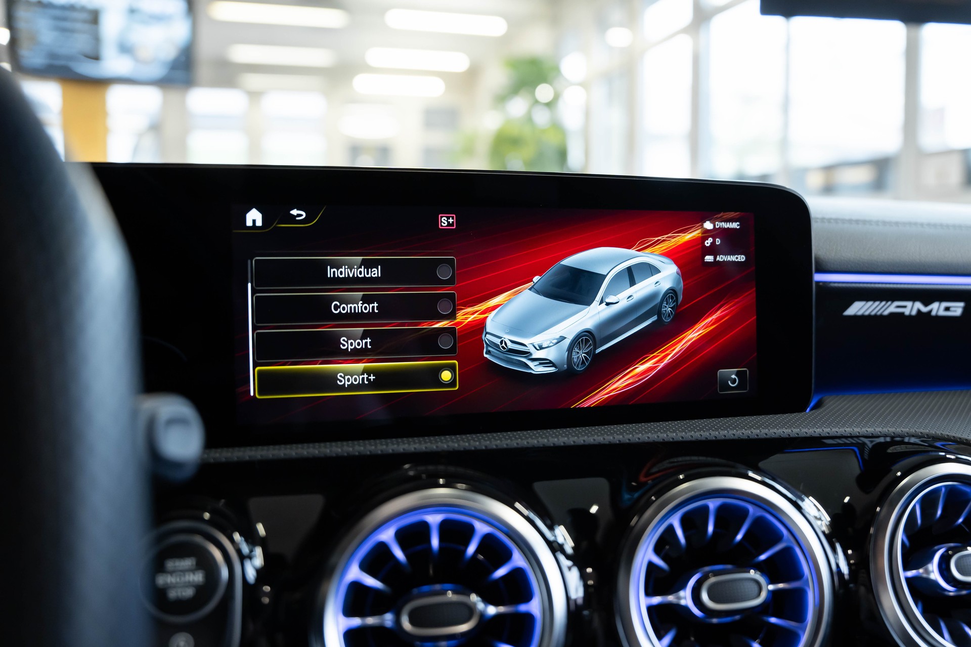 MERCEDES-BENZ A 35 AMG 4Matic Speedshift-image-25