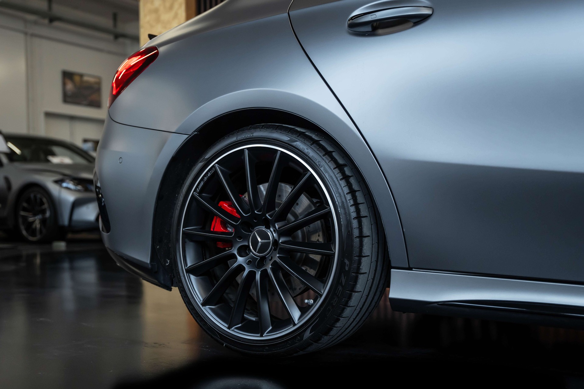 MERCEDES-BENZ A 35 AMG 4Matic Speedshift-image-11