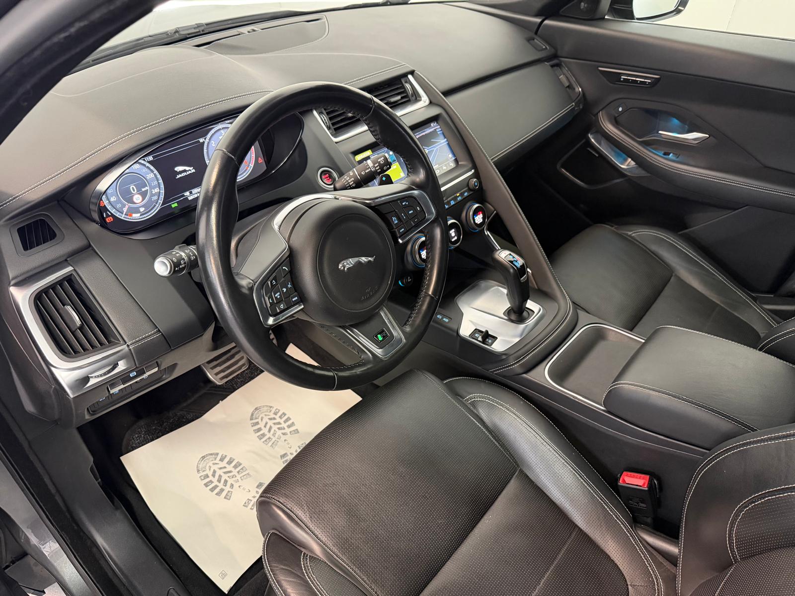 JAGUAR E-Pace 2.0d D240 R-Dynamic HSE AWD Automatik-image-14