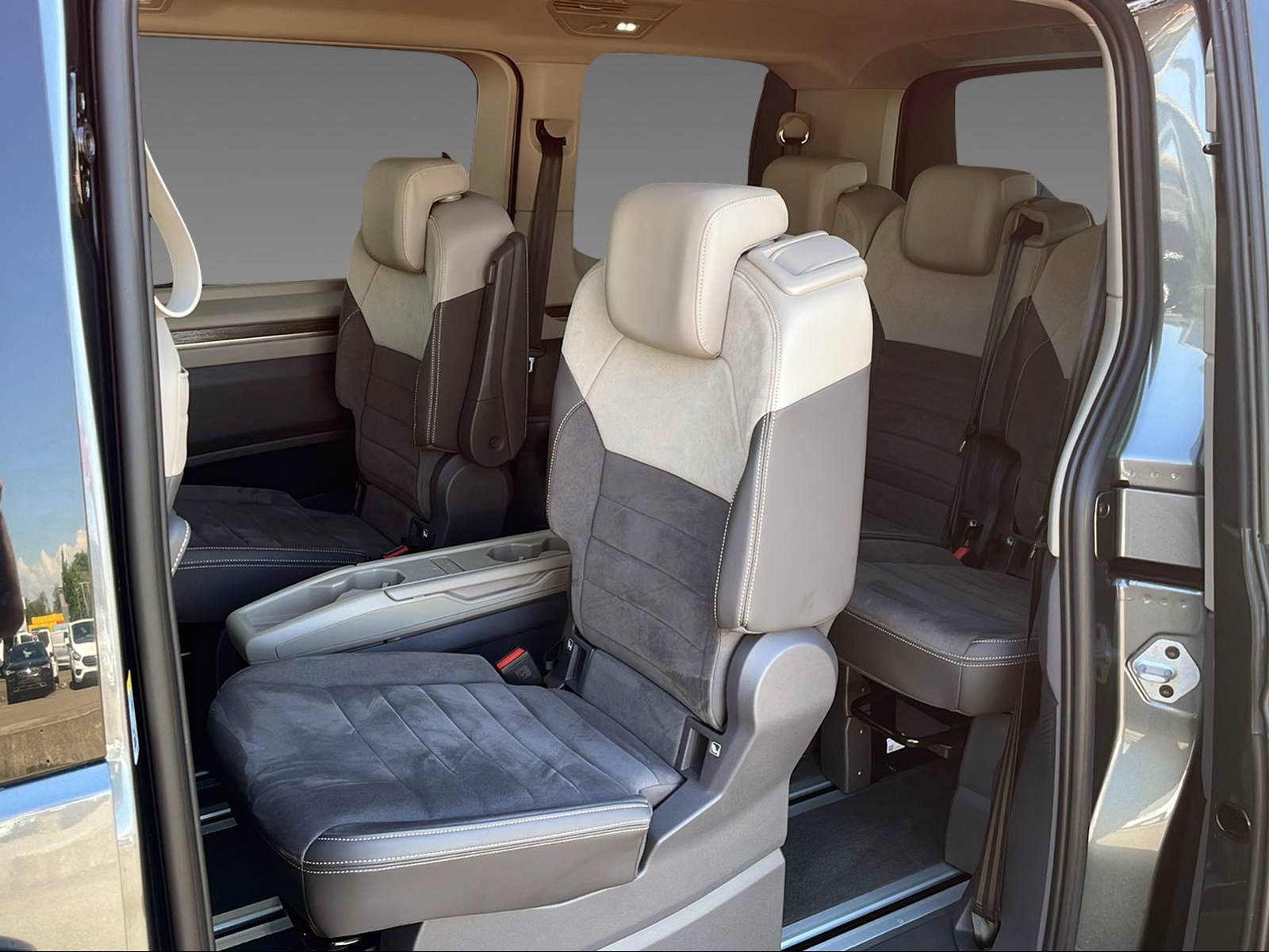 VW Multivan kurz 2.0 TDI Style DSG-image-9