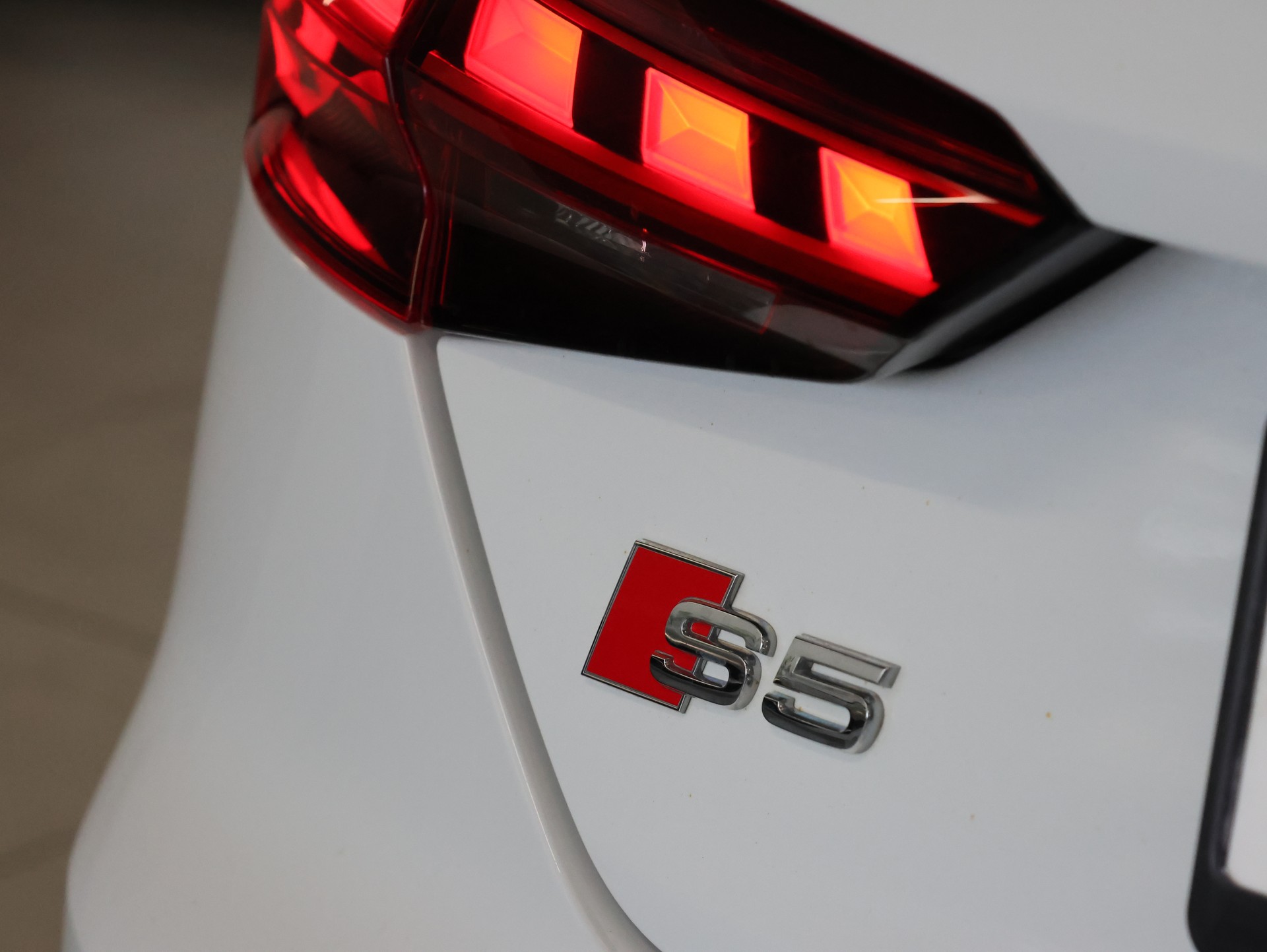 AUDI S5 Sportback 3.0 TDI quattro tiptronic *Massage*Carbon*Panorama*Matrix*-image-12