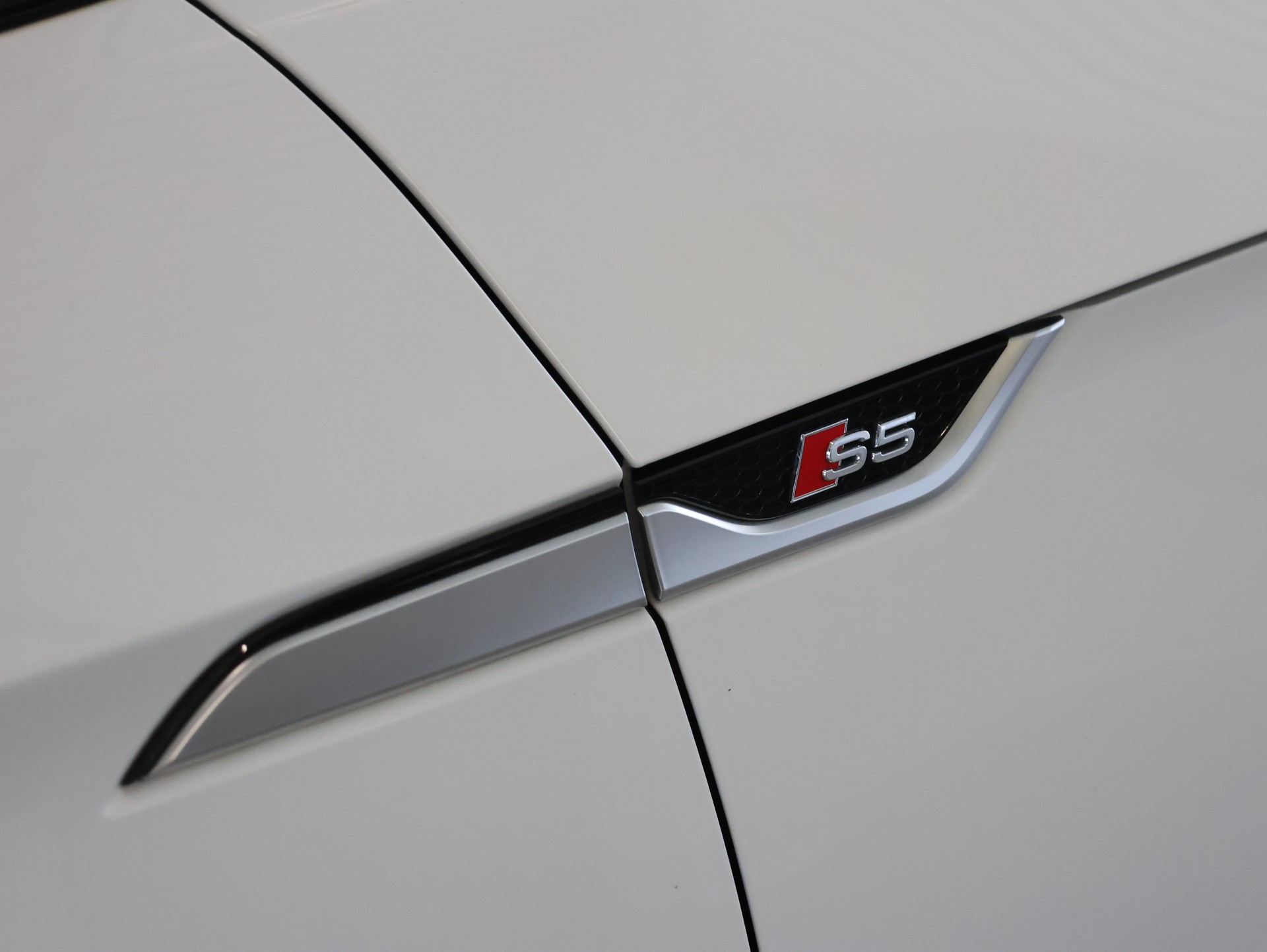 AUDI S5 Sportback 3.0 TDI quattro tiptronic *Massage*Carbon*Panorama*Matrix*-image-15