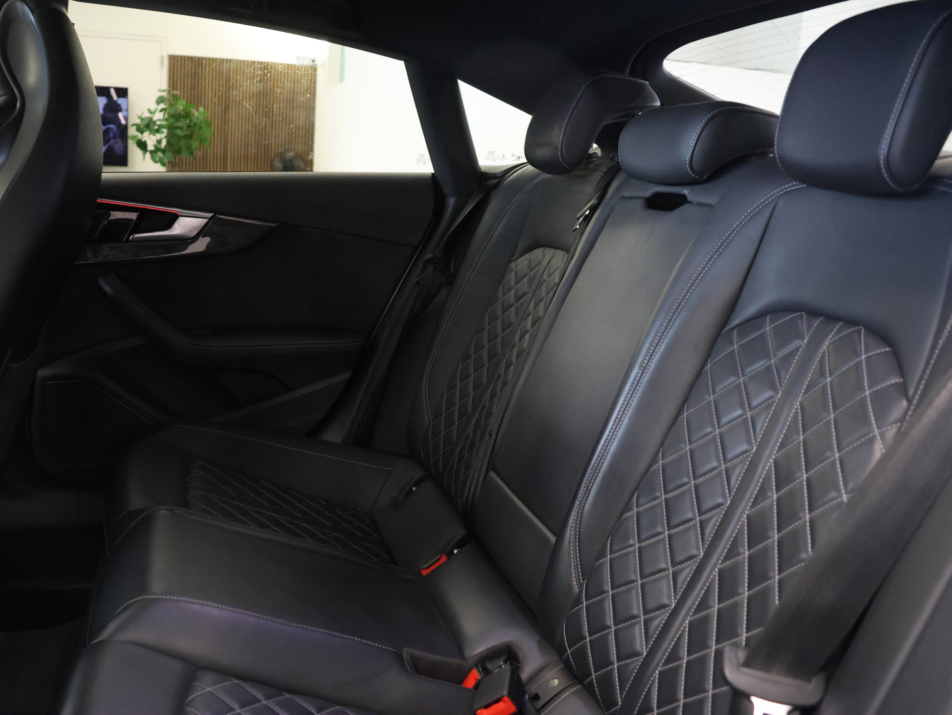 AUDI S5 Sportback 3.0 TDI quattro tiptronic *Massage*Carbon*Panorama*Matrix*-image-27