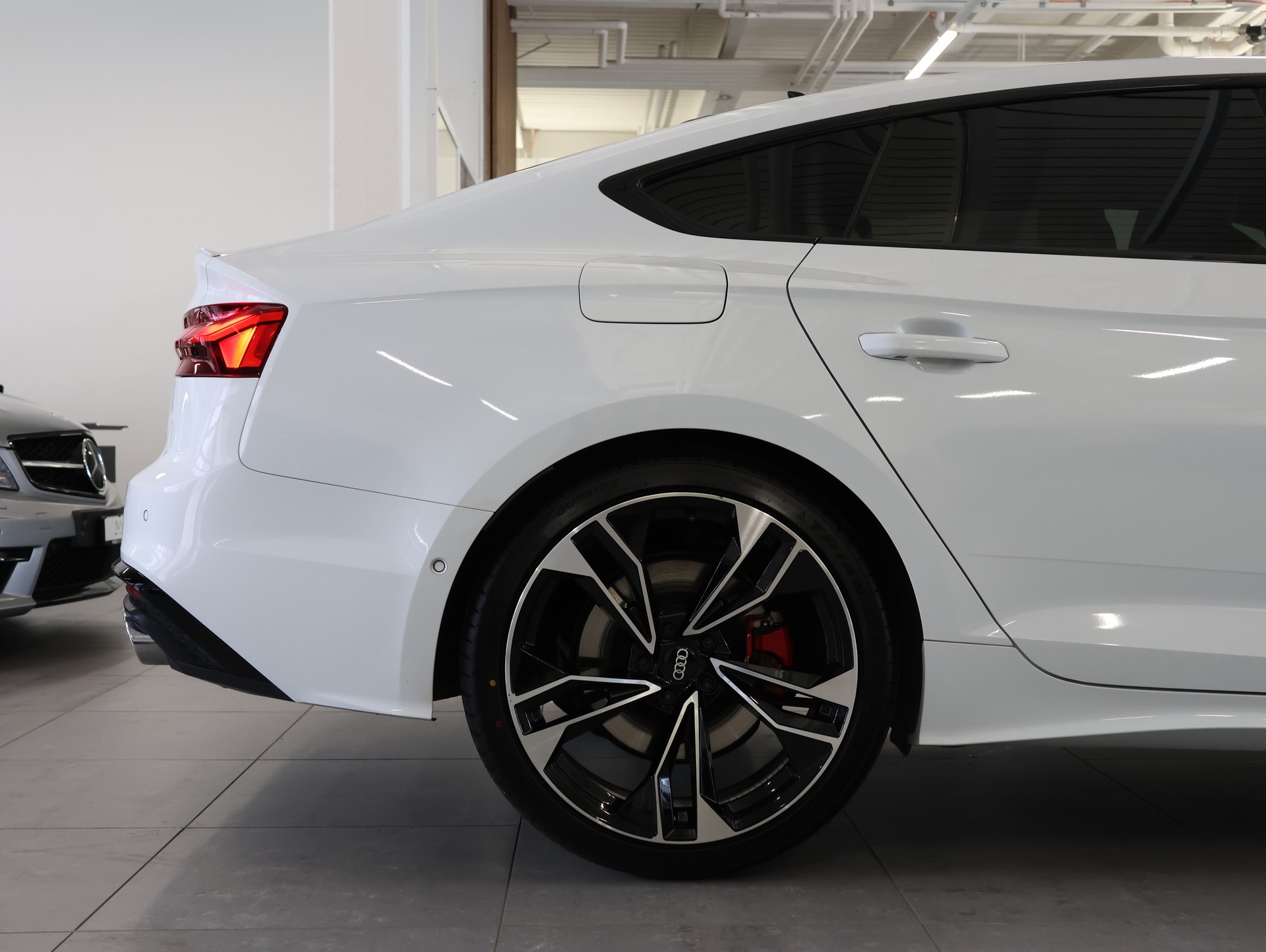 AUDI S5 Sportback 3.0 TDI quattro tiptronic *Massage*Carbon*Panorama*Matrix*-image-13