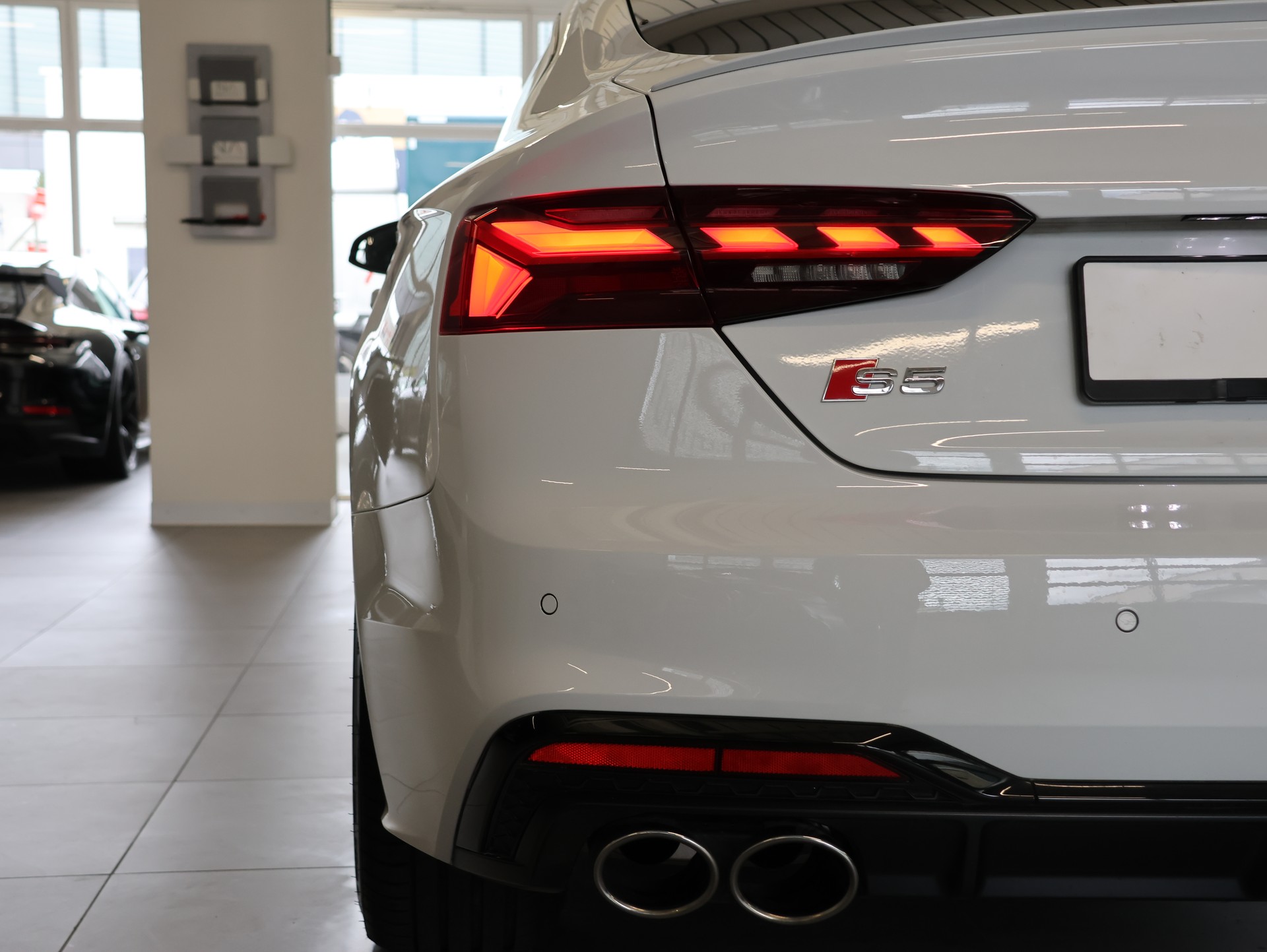 AUDI S5 Sportback 3.0 TDI quattro tiptronic *Massage*Carbon*Panorama*Matrix*-image-11