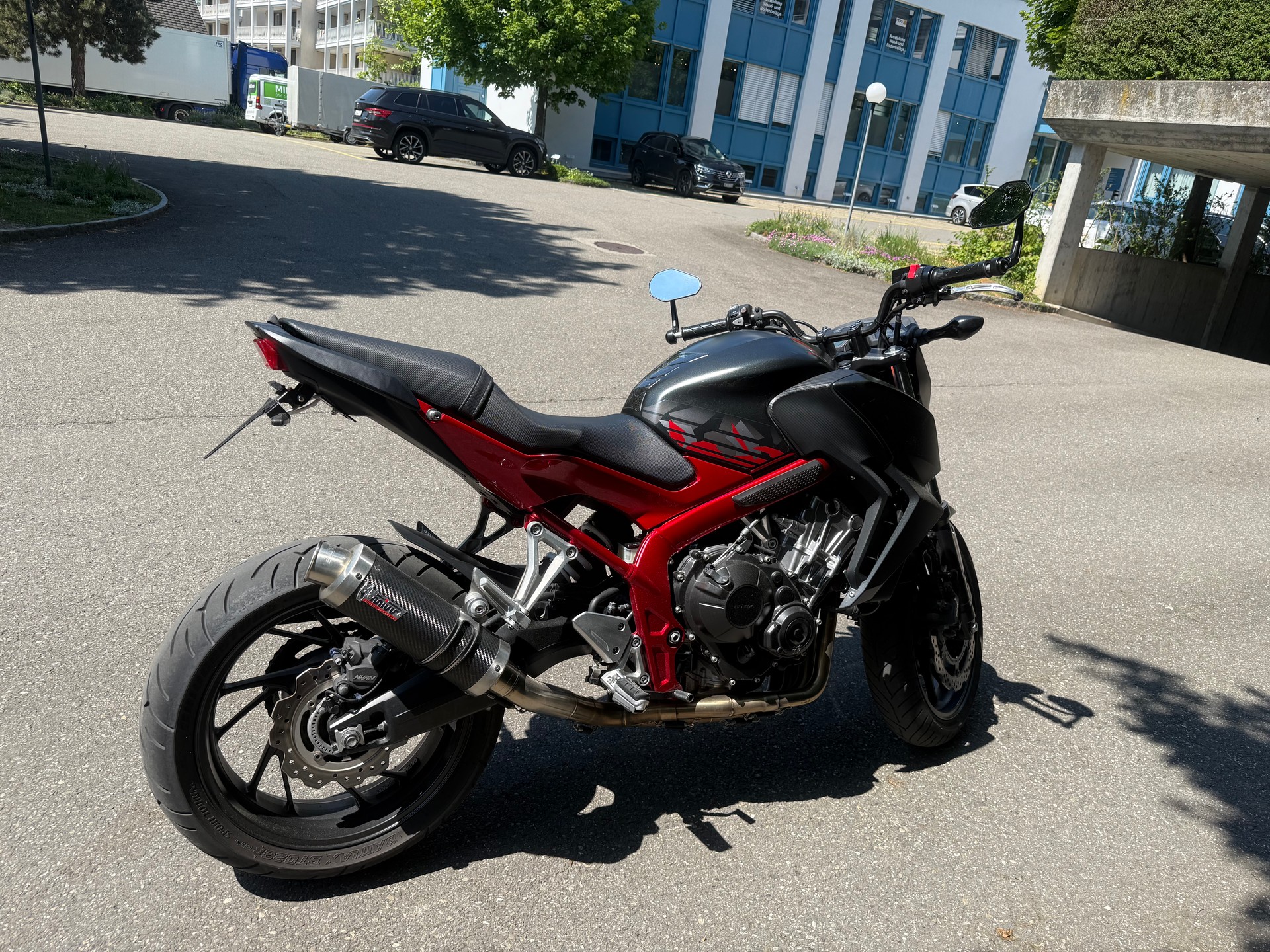 HONDA CB650F-image-1