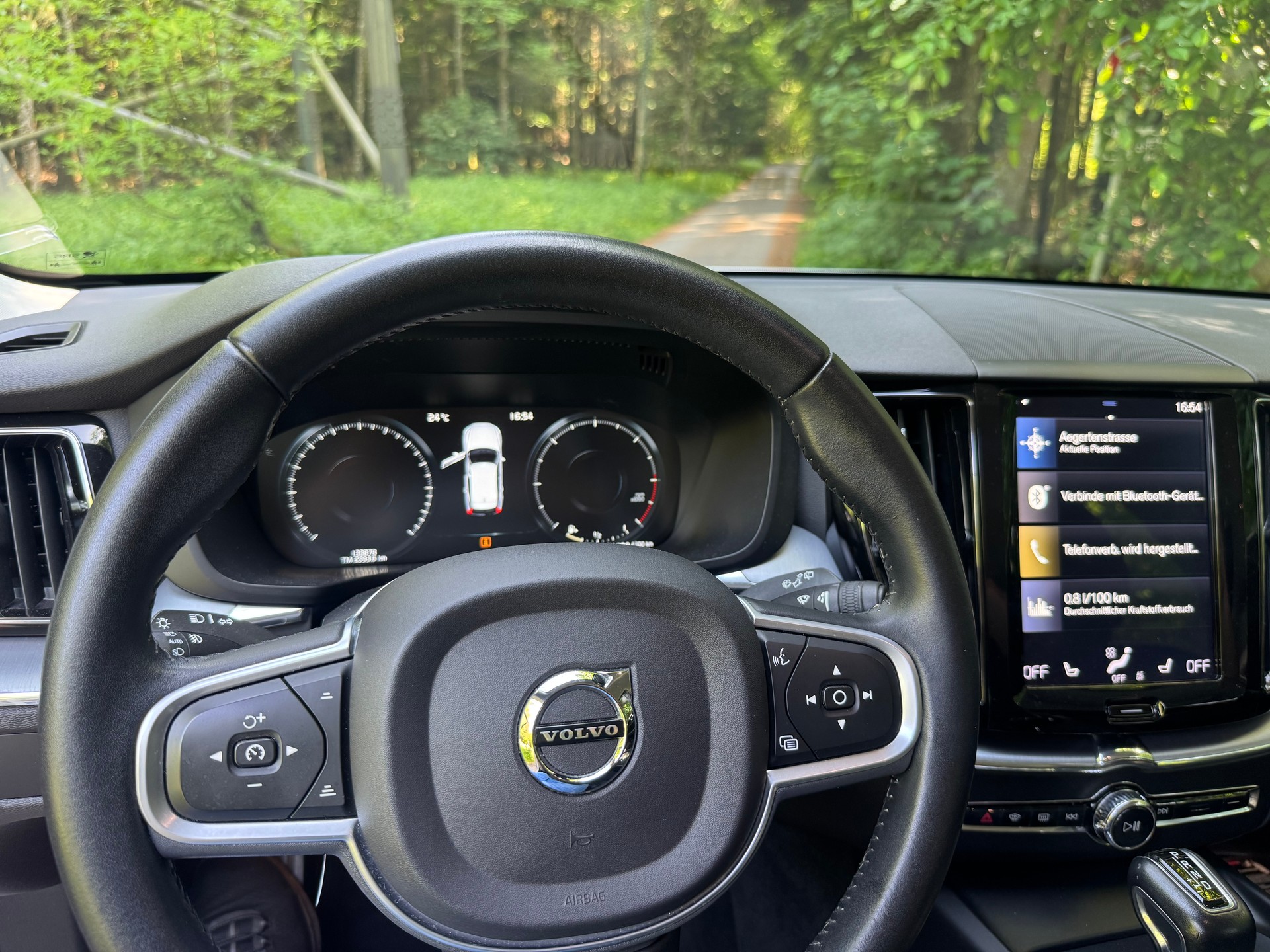 VOLVO XC60 D4 AWD Momentum Geartronic-image-7