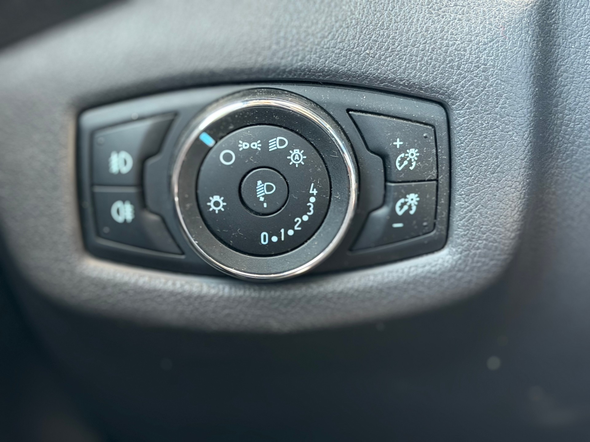 FORD Tourneo Connect 1.0 SCTi Titanium-image-8