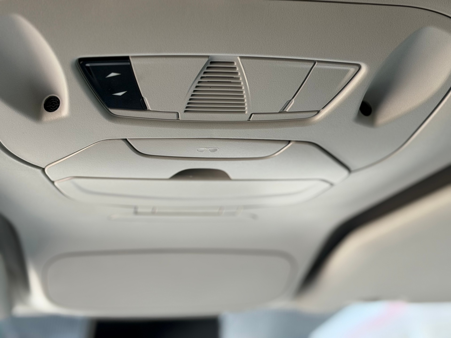 FORD Tourneo Connect 1.0 SCTi Titanium-image-5