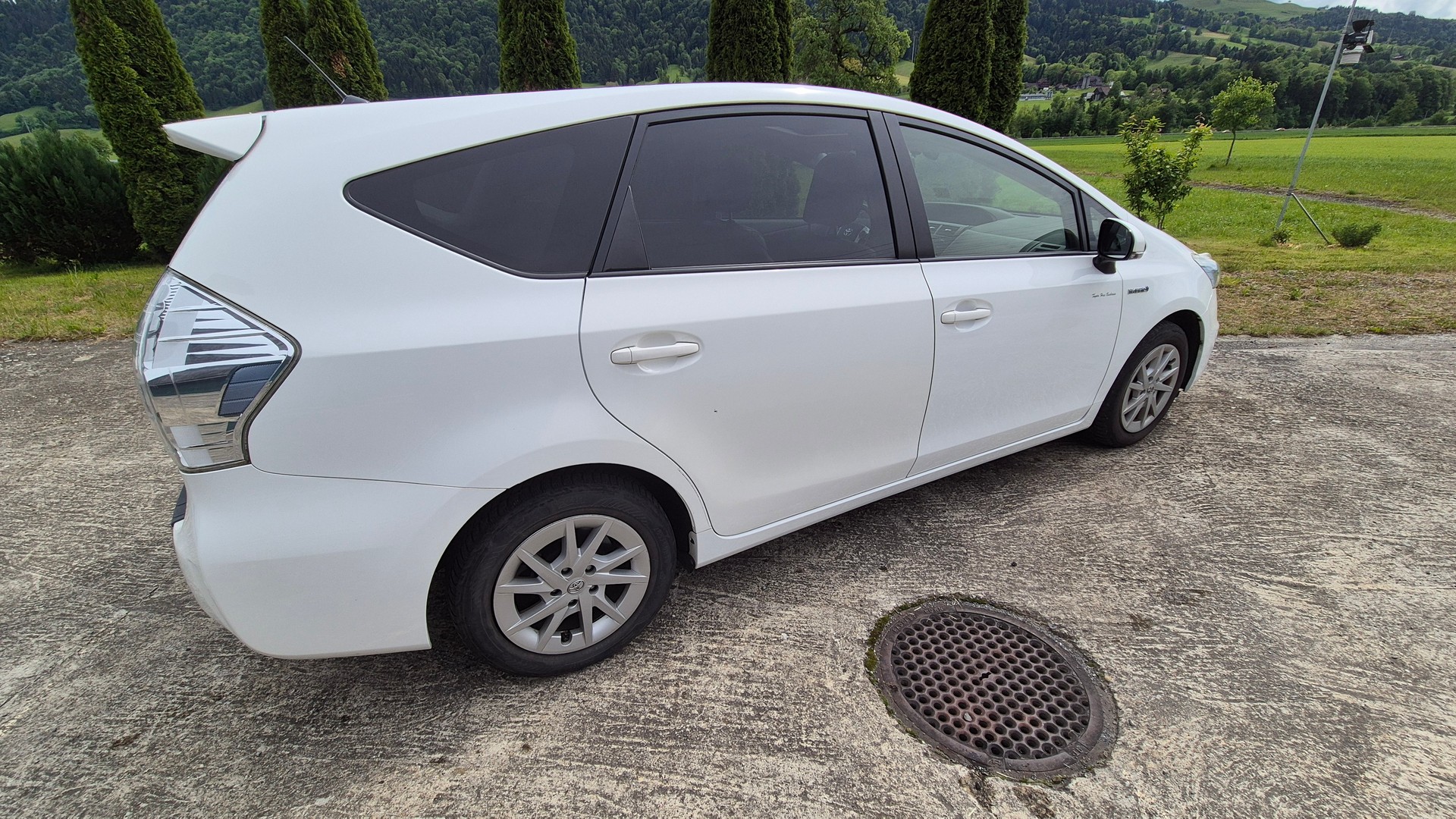TOYOTA 1.8 VVTi HSD Sol-image-4