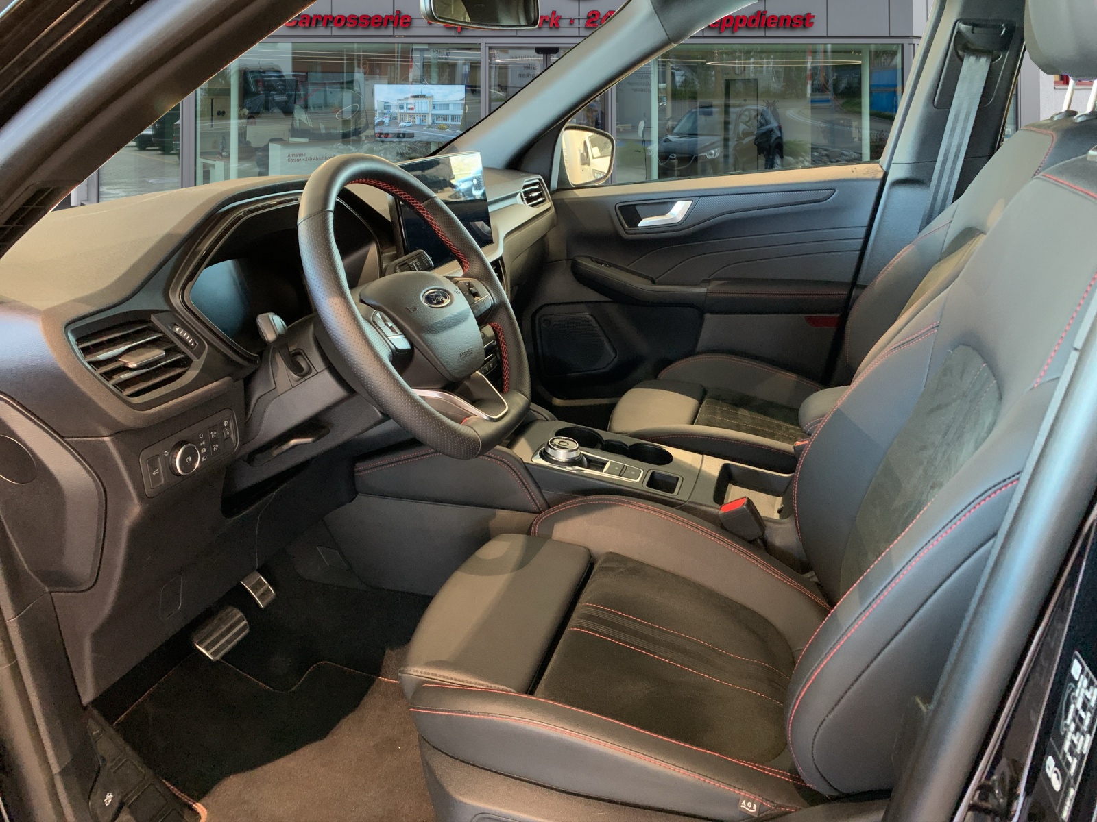 FORD Kuga 2.5 Hybrid ST-Line X 4x4-image-6