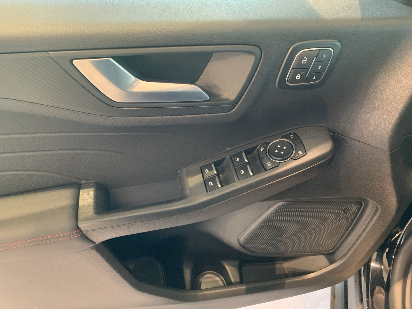 FORD Kuga 2.5 Hybrid ST-Line X 4x4-image-7