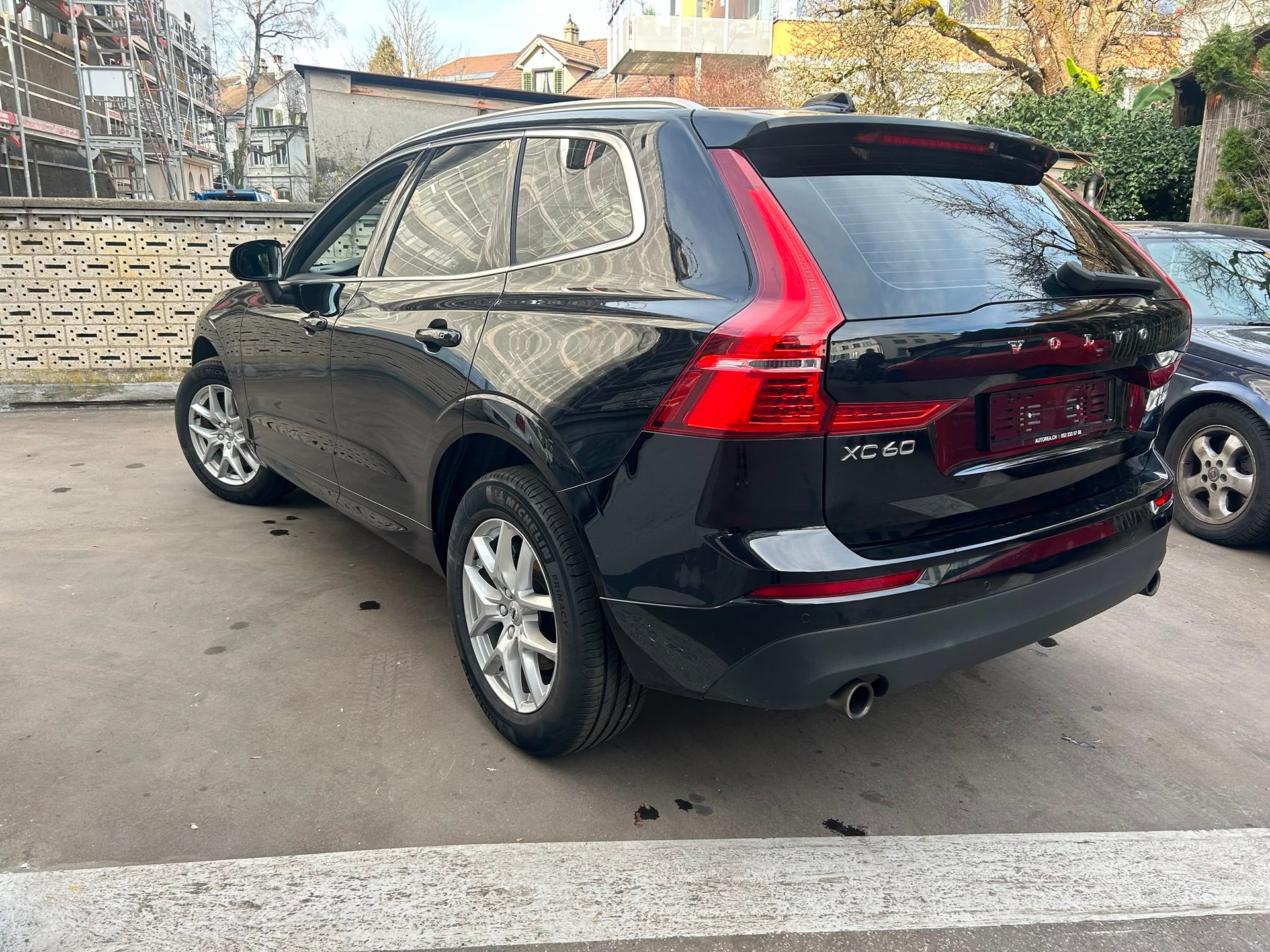 VOLVO XC60 B4 Diesel Mild Hybrid AWD Momentum Geartronic-image-4