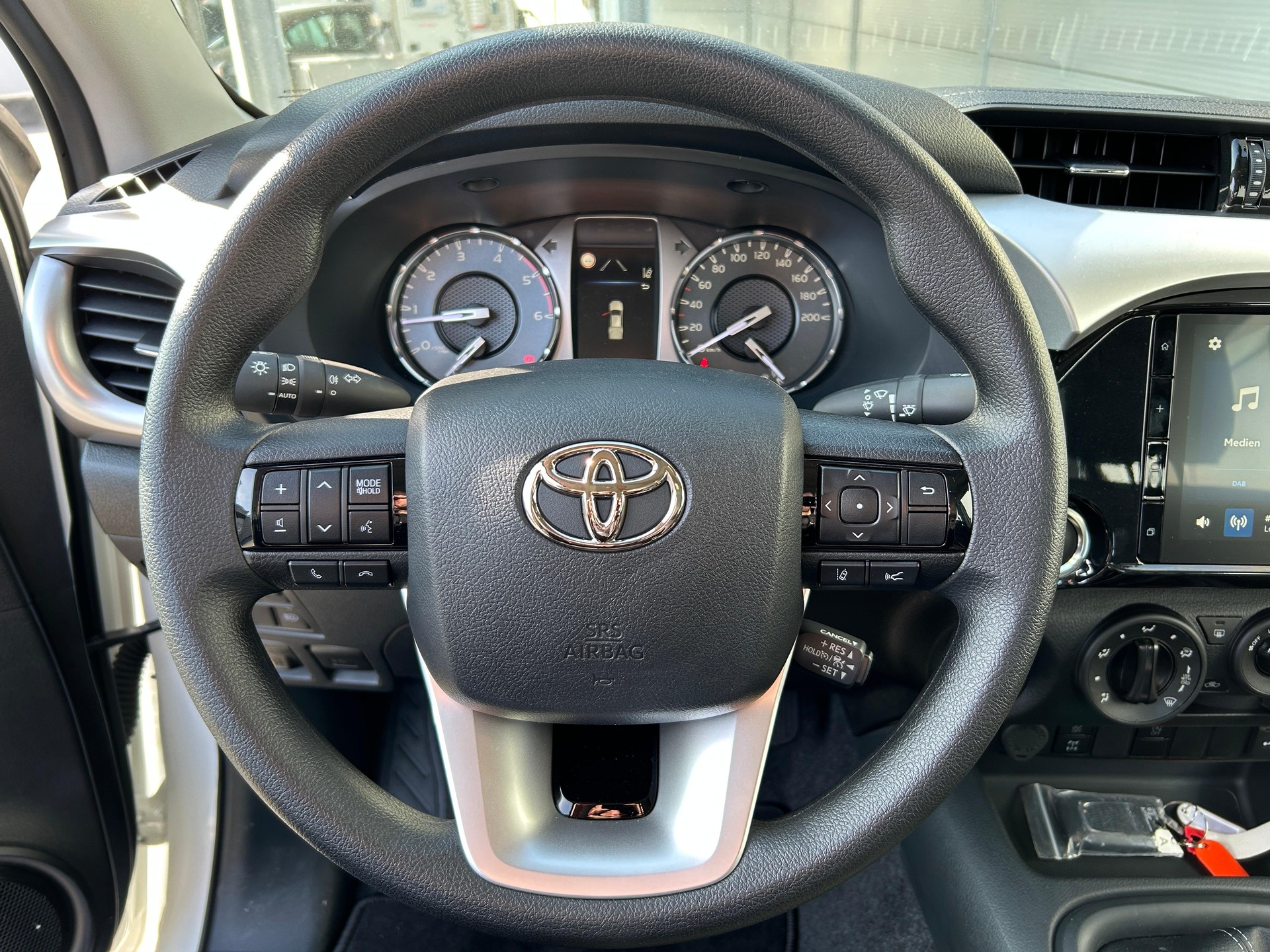 TOYOTA Hilux Double Cab.-Pick-up 2.8 D-4D 204 Comfort-image-10