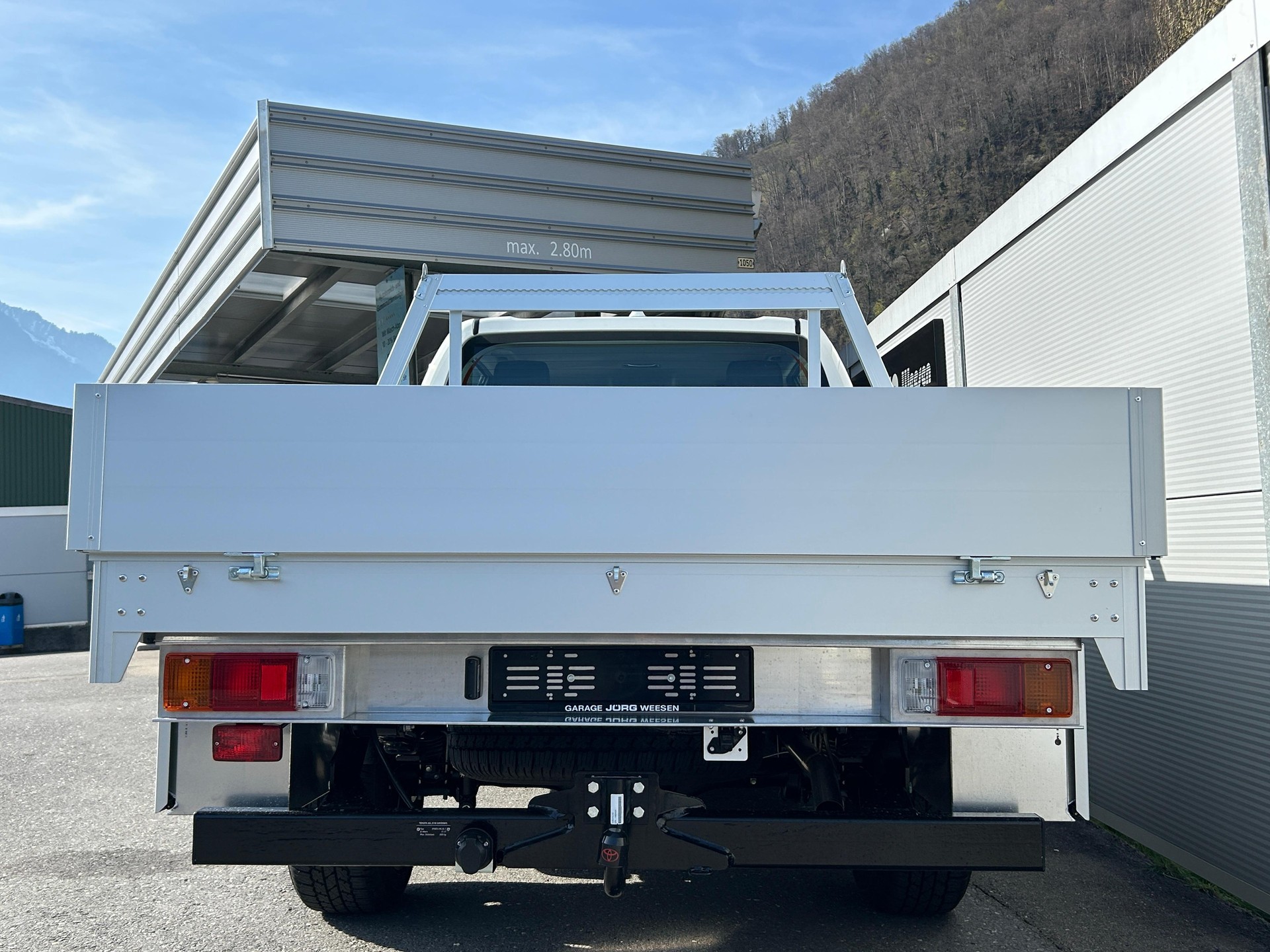 TOYOTA Hilux Double Cab.-Pick-up 2.8 D-4D 204 Comfort-image-4