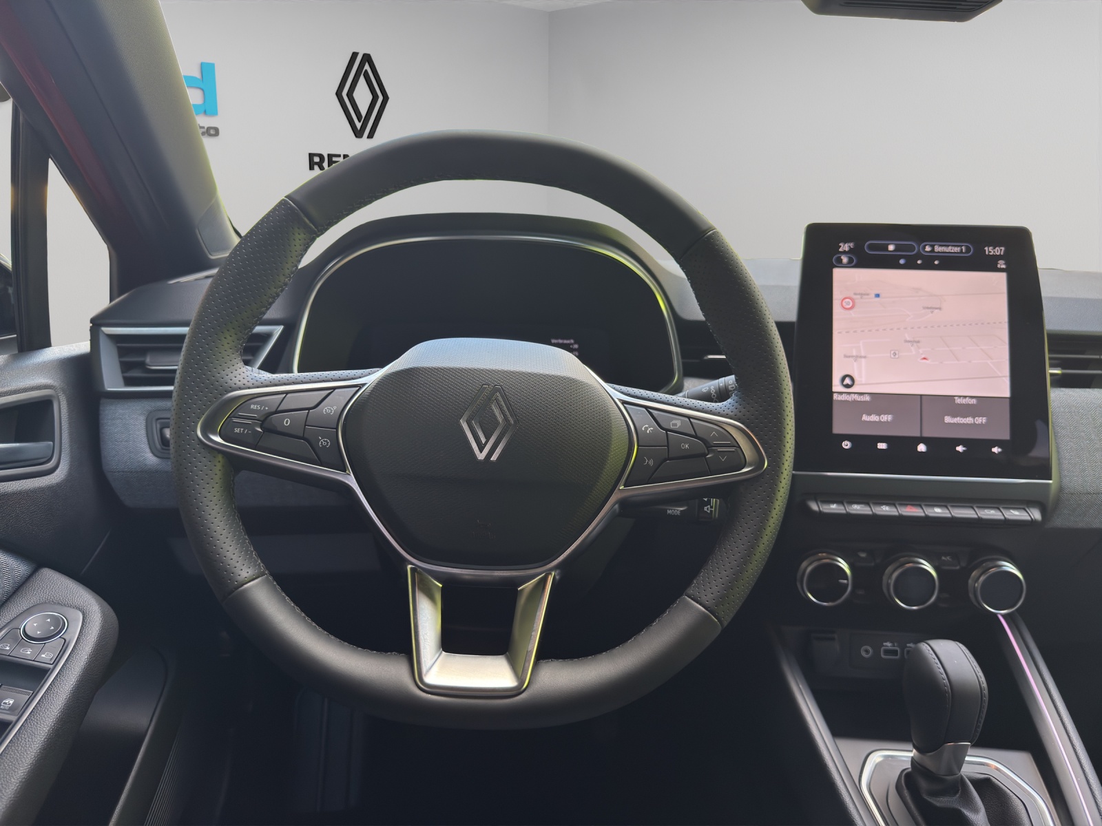 RENAULT Clio 1.0 Techno X-Tronic-image-7