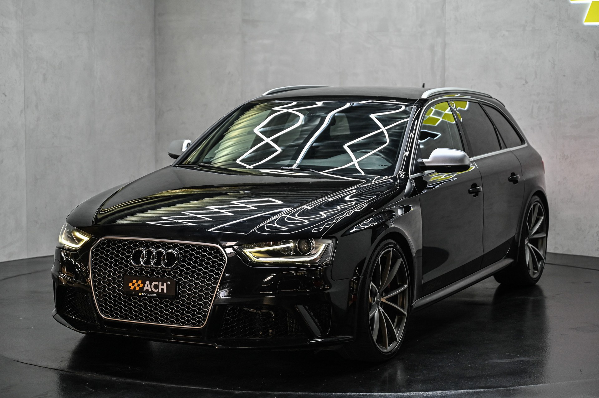 AUDI RS4 Avant 4.2 V8 FSI quattro S-Tronic-showroom-element-2