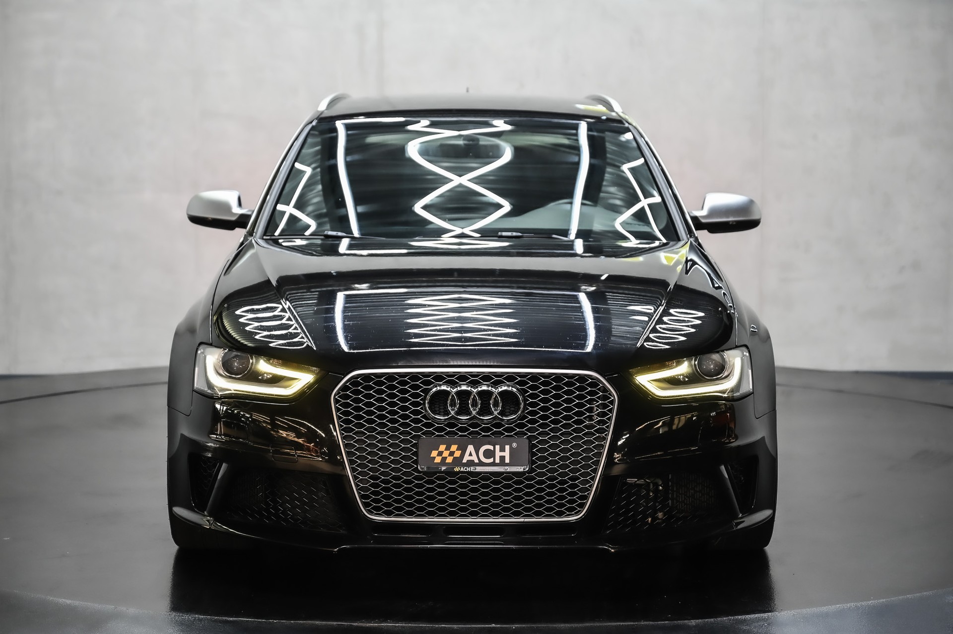 AUDI RS4 Avant 4.2 V8 FSI quattro S-Tronic-showroom-element-1