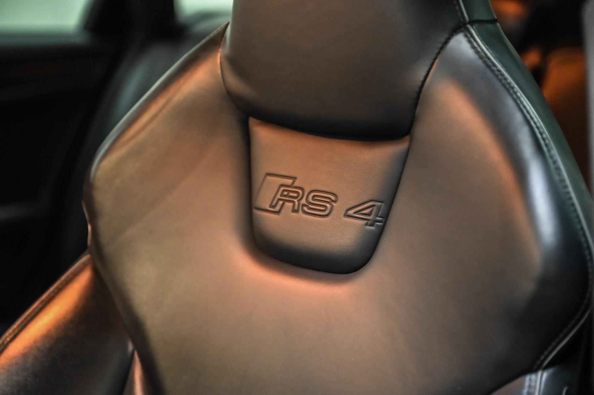 AUDI RS4 Avant 4.2 V8 FSI quattro S-Tronic-image-22