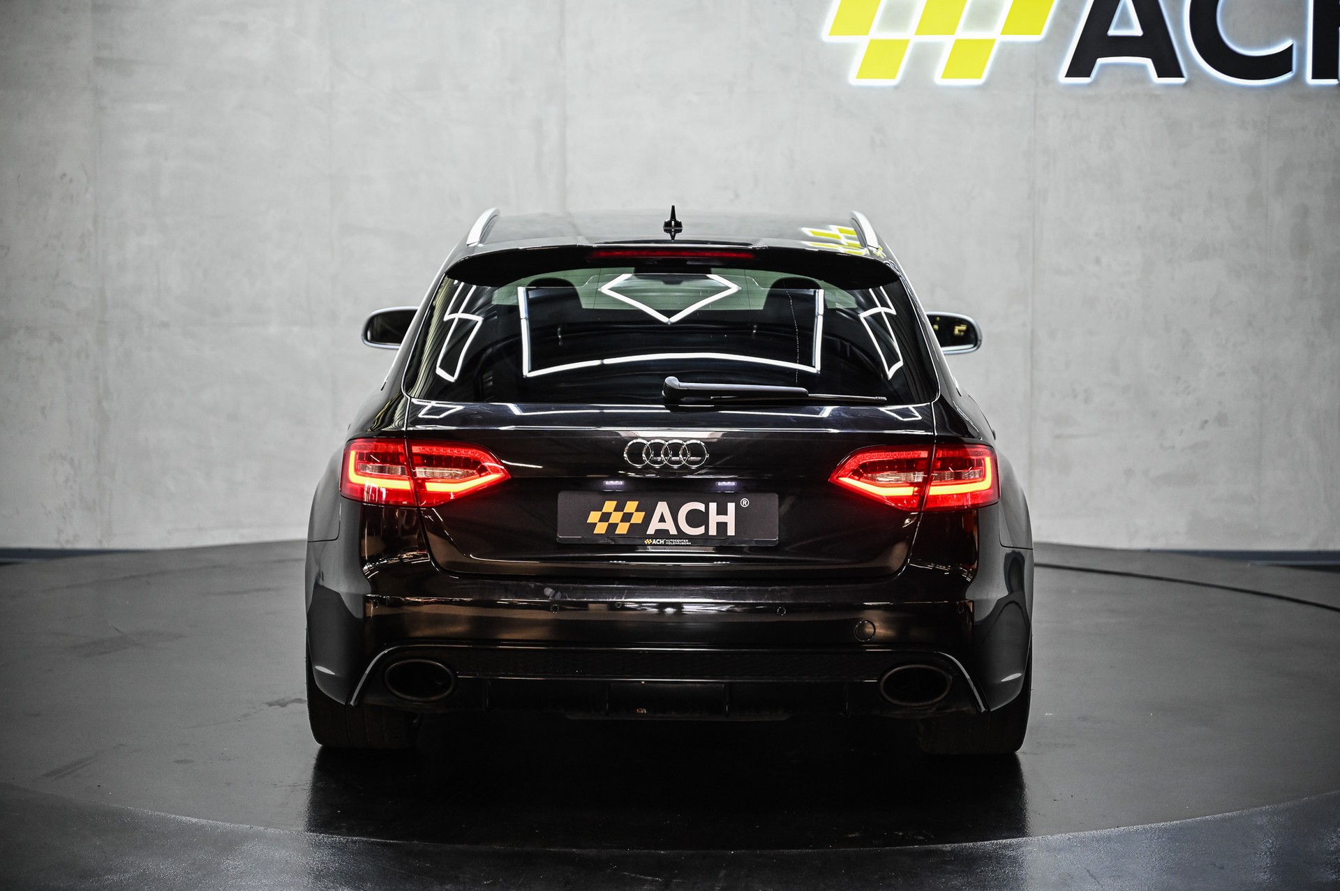 AUDI RS4 Avant 4.2 V8 FSI quattro S-Tronic-image-7