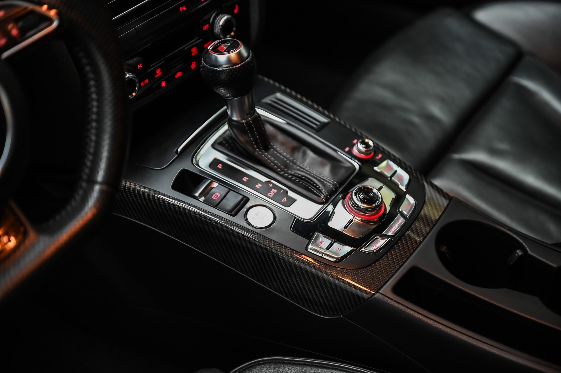 AUDI RS4 Avant 4.2 V8 FSI quattro S-Tronic-image-27