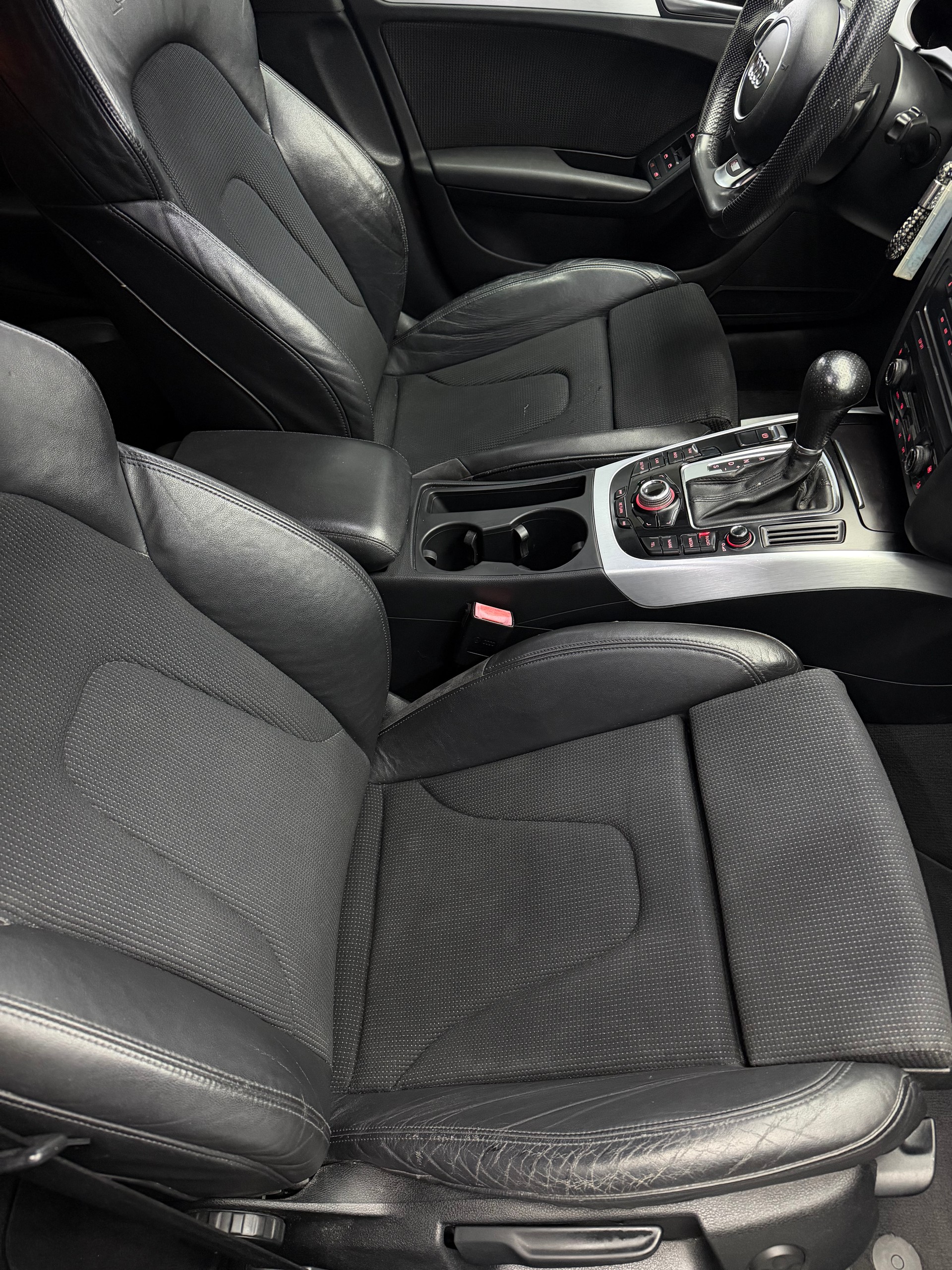 AUDI A4 Avant 3.0 TDI quattro tiptronic-image-4