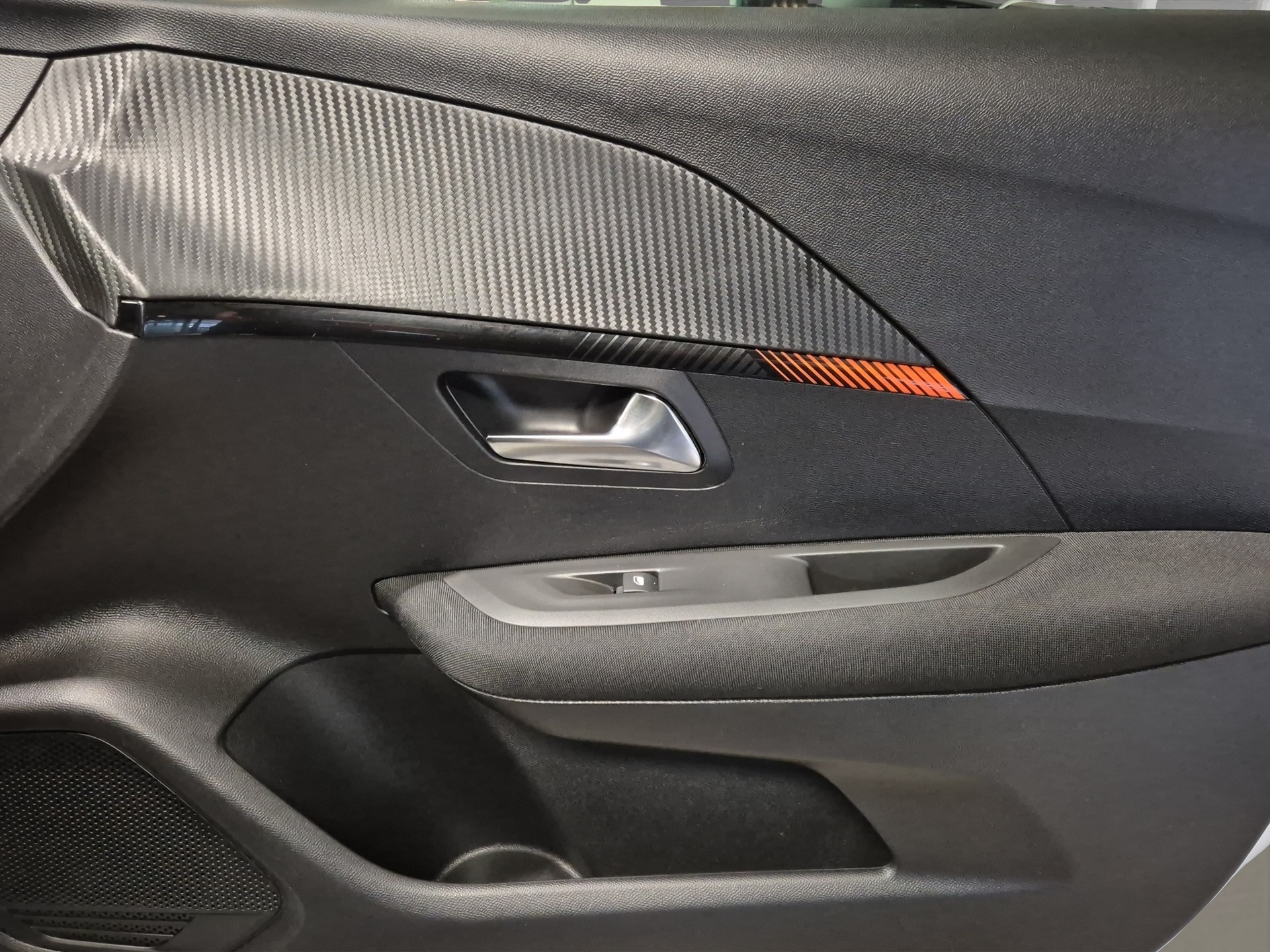 PEUGEOT 208 1.5 BlueHDi Active Pack-image-15