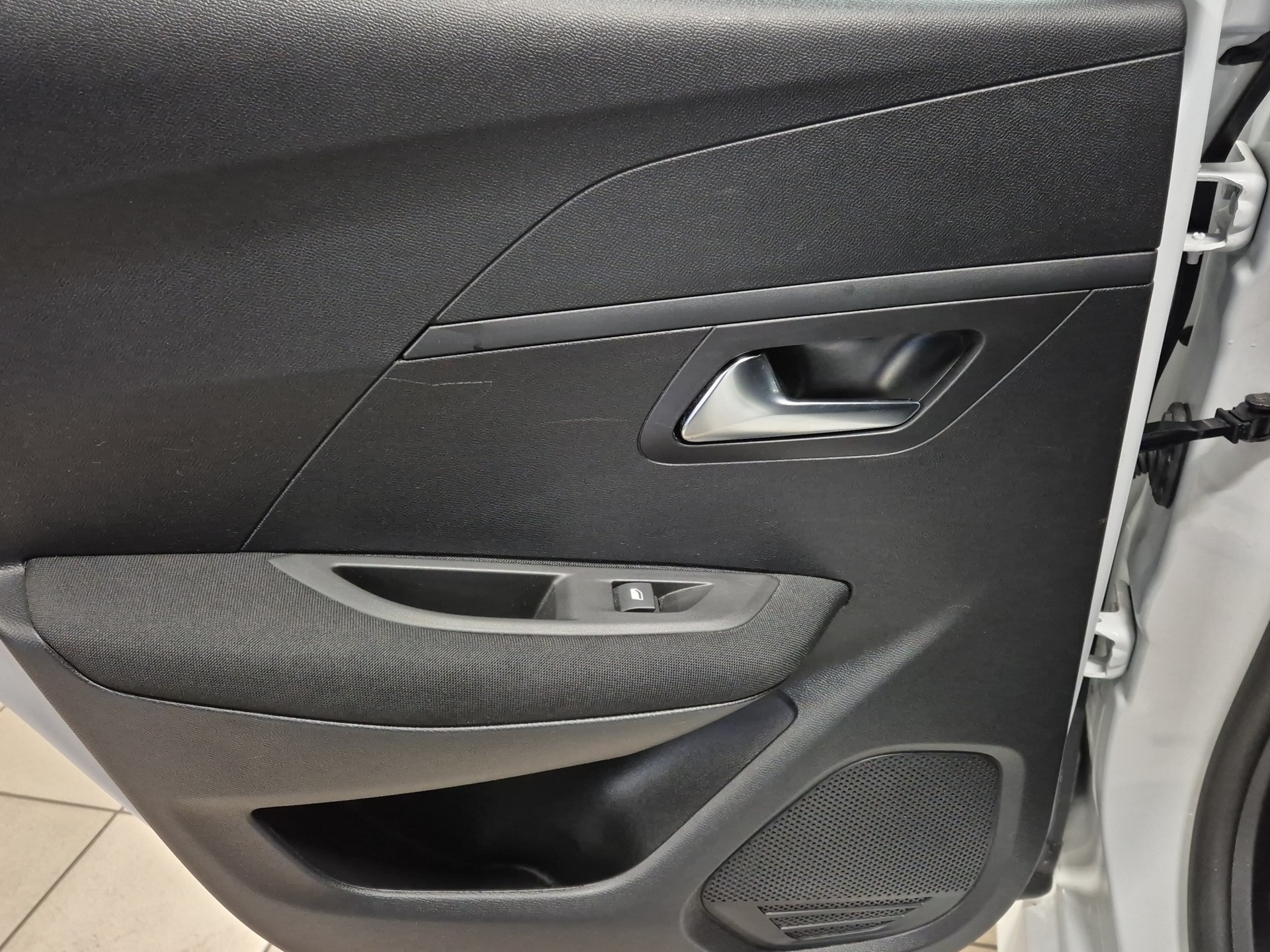 PEUGEOT 208 1.5 BlueHDi Active Pack-image-11