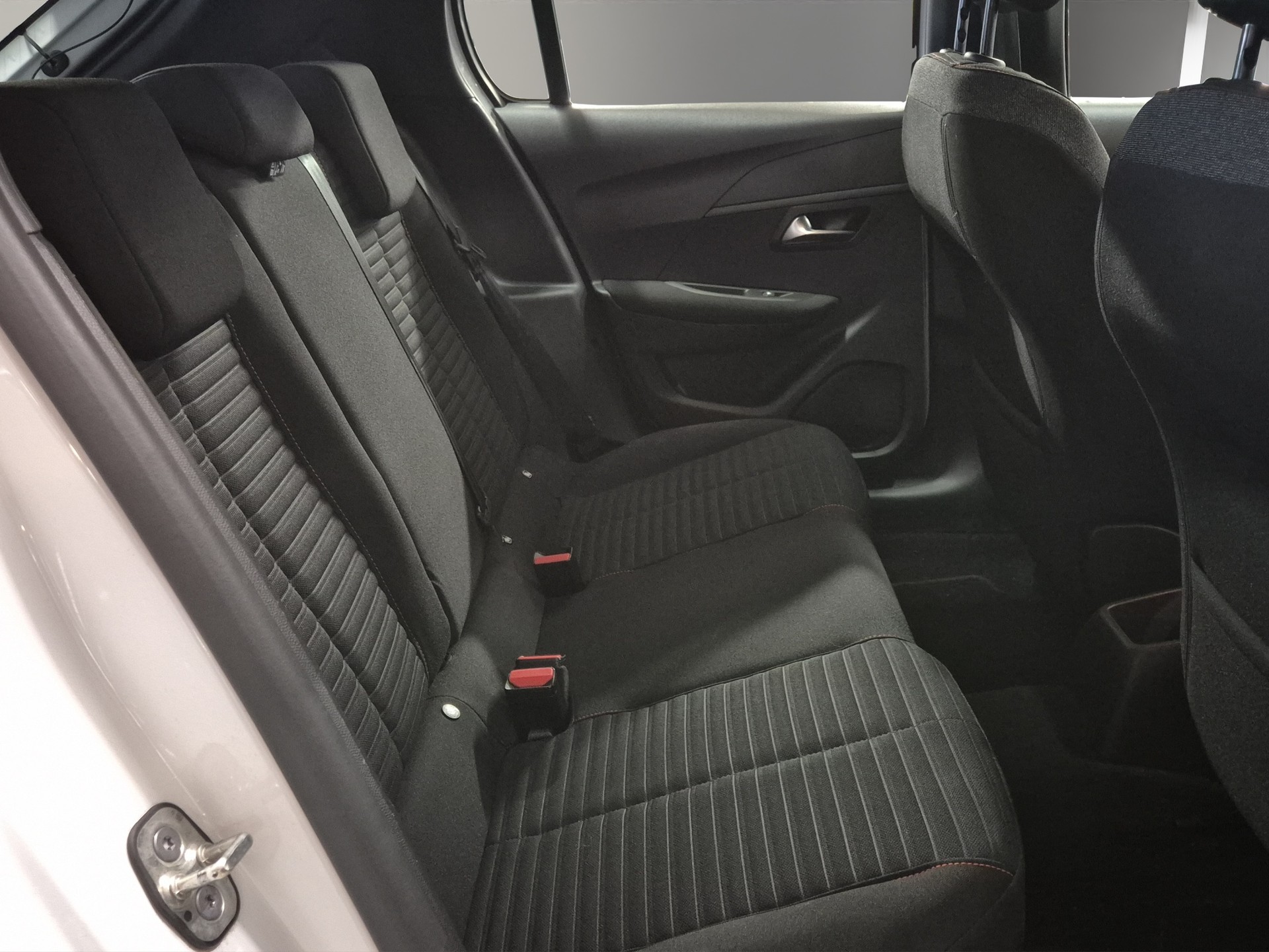 PEUGEOT 208 1.5 BlueHDi Active Pack-image-14