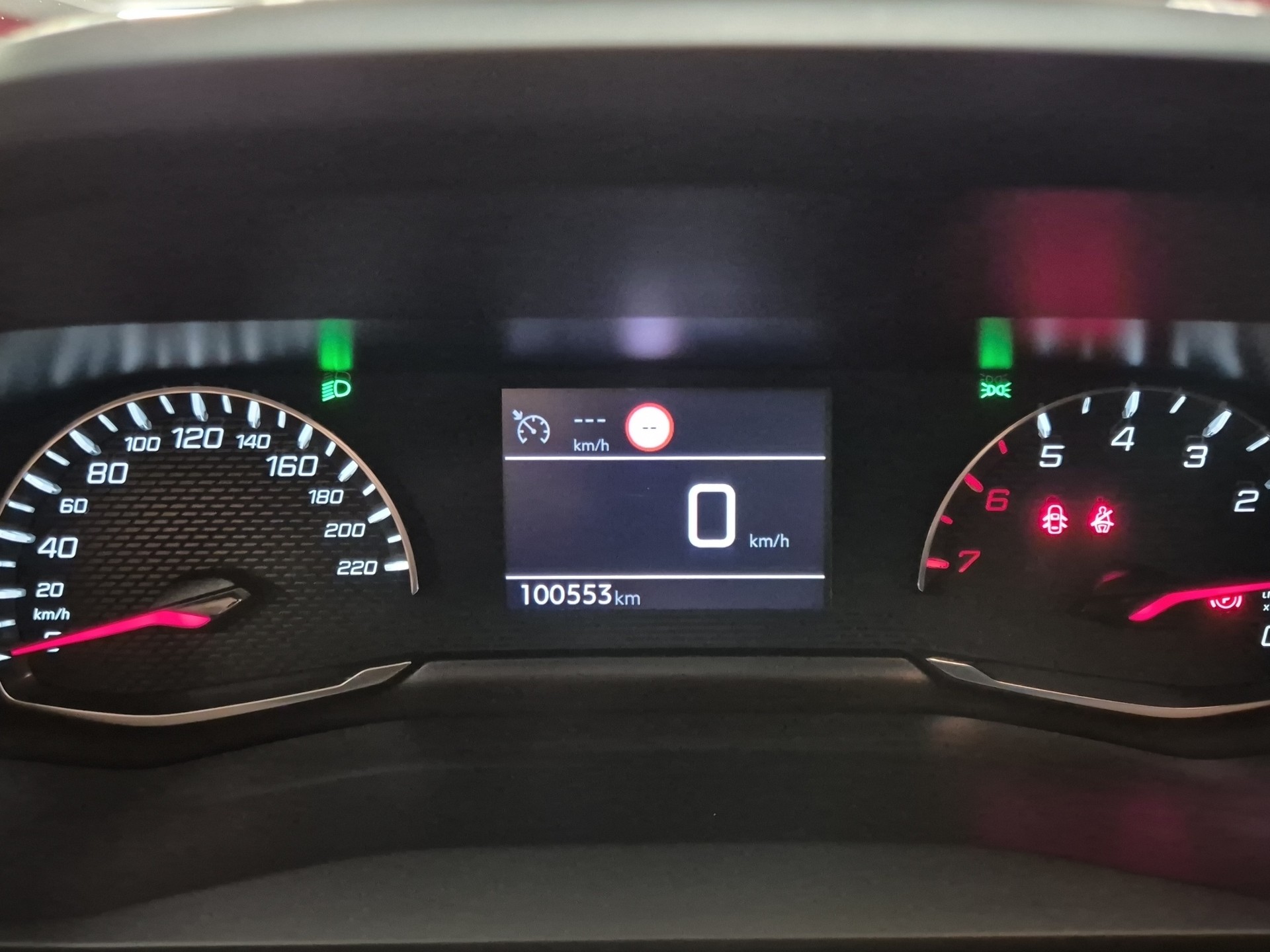 PEUGEOT 208 1.5 BlueHDi Active Pack-image-17