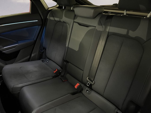 AUDI Q3 Sportback 35 TFSI S line Attraction S-tronic-image-14