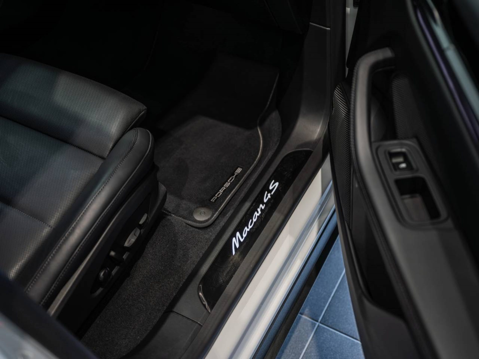PORSCHE Macan 4S-image-23