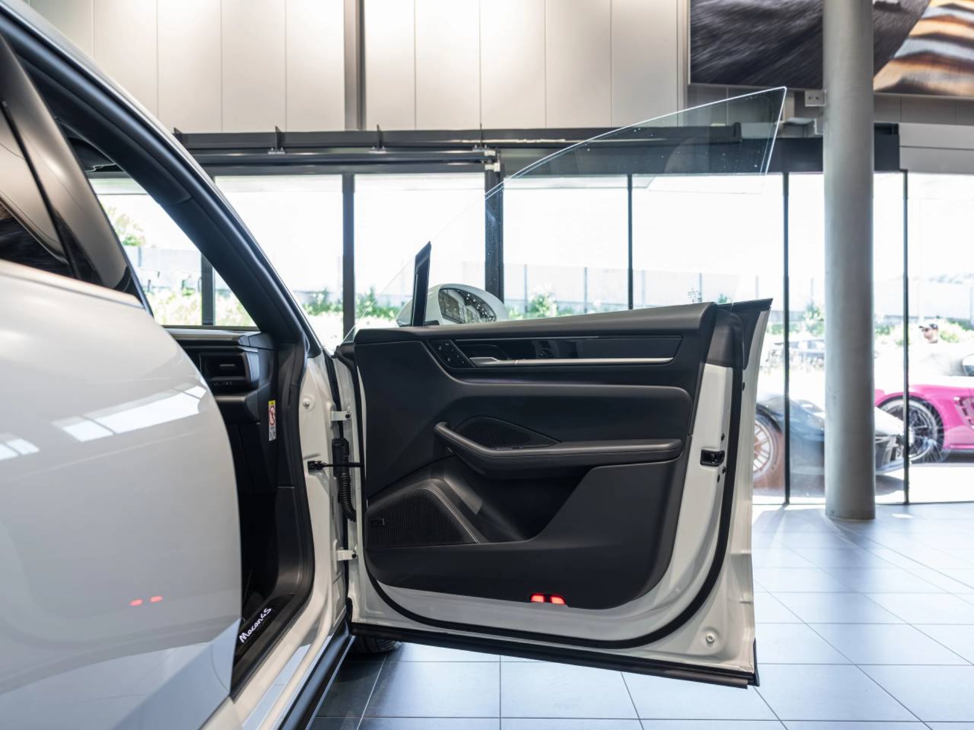 PORSCHE Macan 4S-image-22